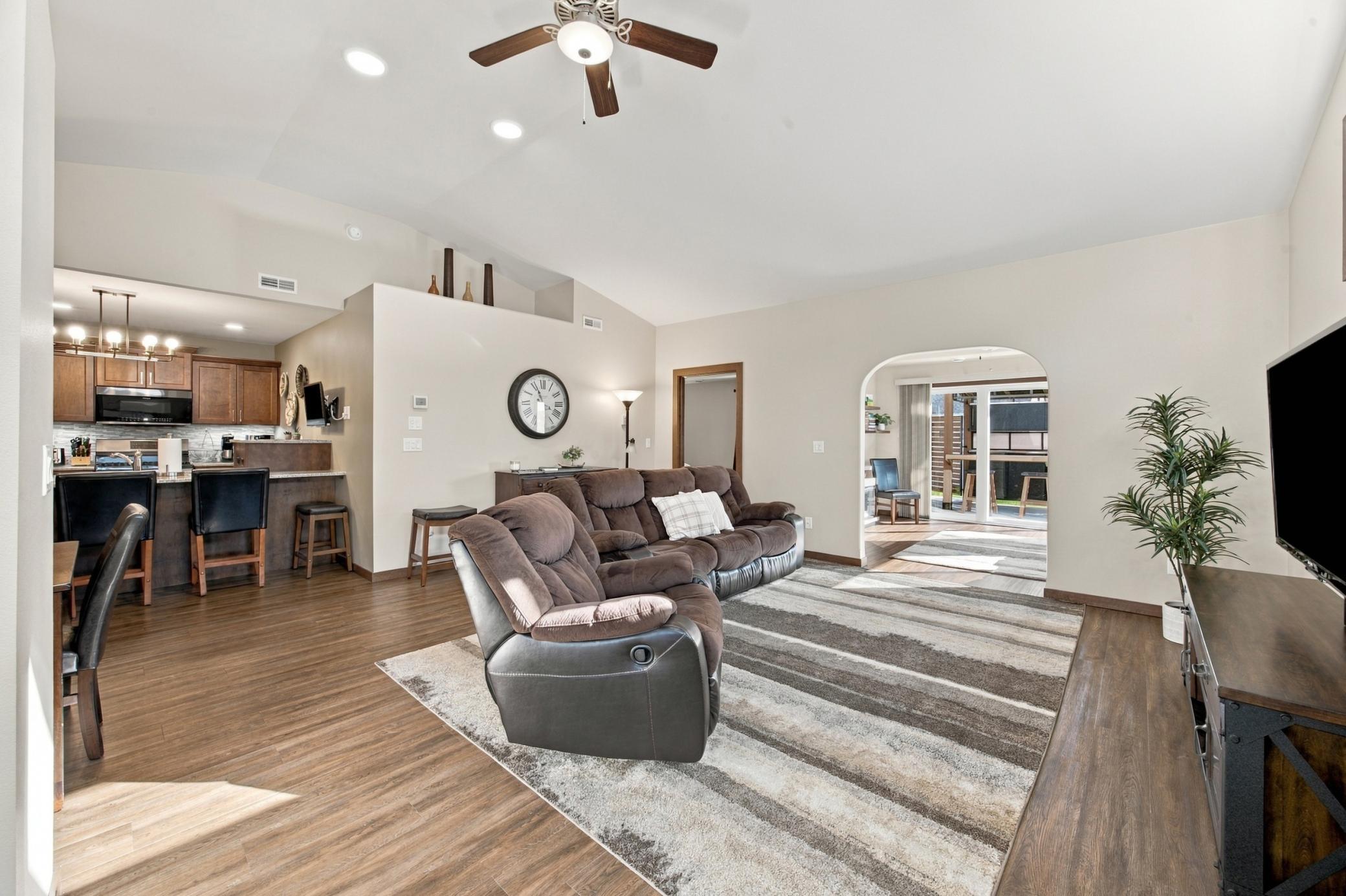 2019 single family home for sale at 413 38th Avenue E in West Fargo, ND — 3 bed, 2 bath (photo 7 of 33)