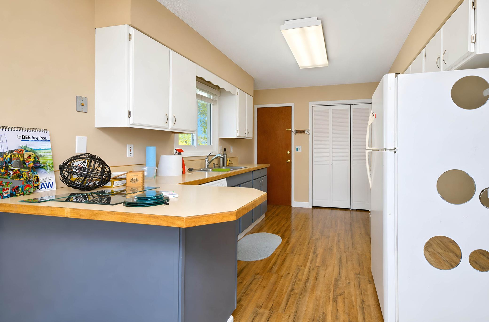 1972 duplex for sale at 1309 16 1/2 Street S in Fargo, ND — 5 bed, 2 bath (photo 11 of 24)