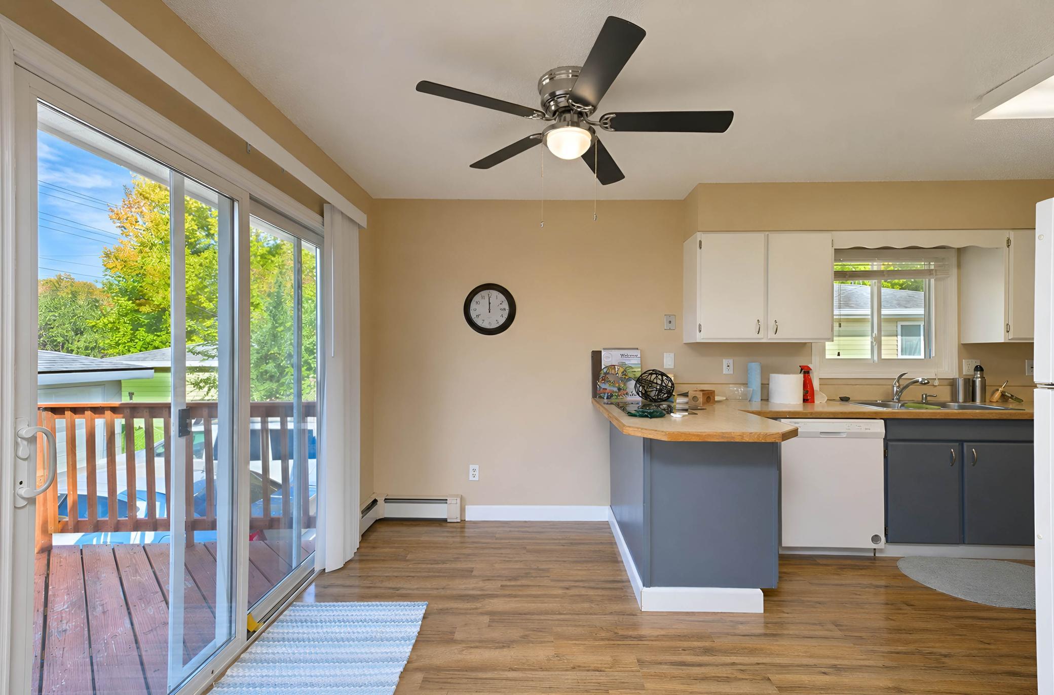 1972 duplex for sale at 1309 16 1/2 Street S in Fargo, ND — 5 bed, 2 bath (photo 12 of 24)