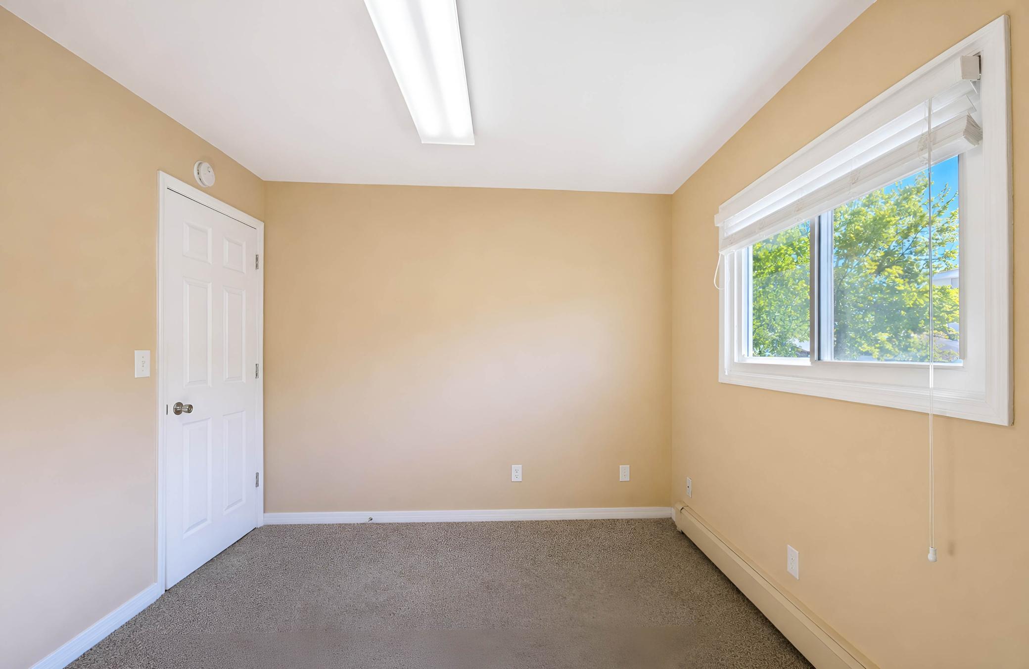 1972 duplex for sale at 1309 16 1/2 Street S in Fargo, ND — 5 bed, 2 bath (photo 17 of 24)
