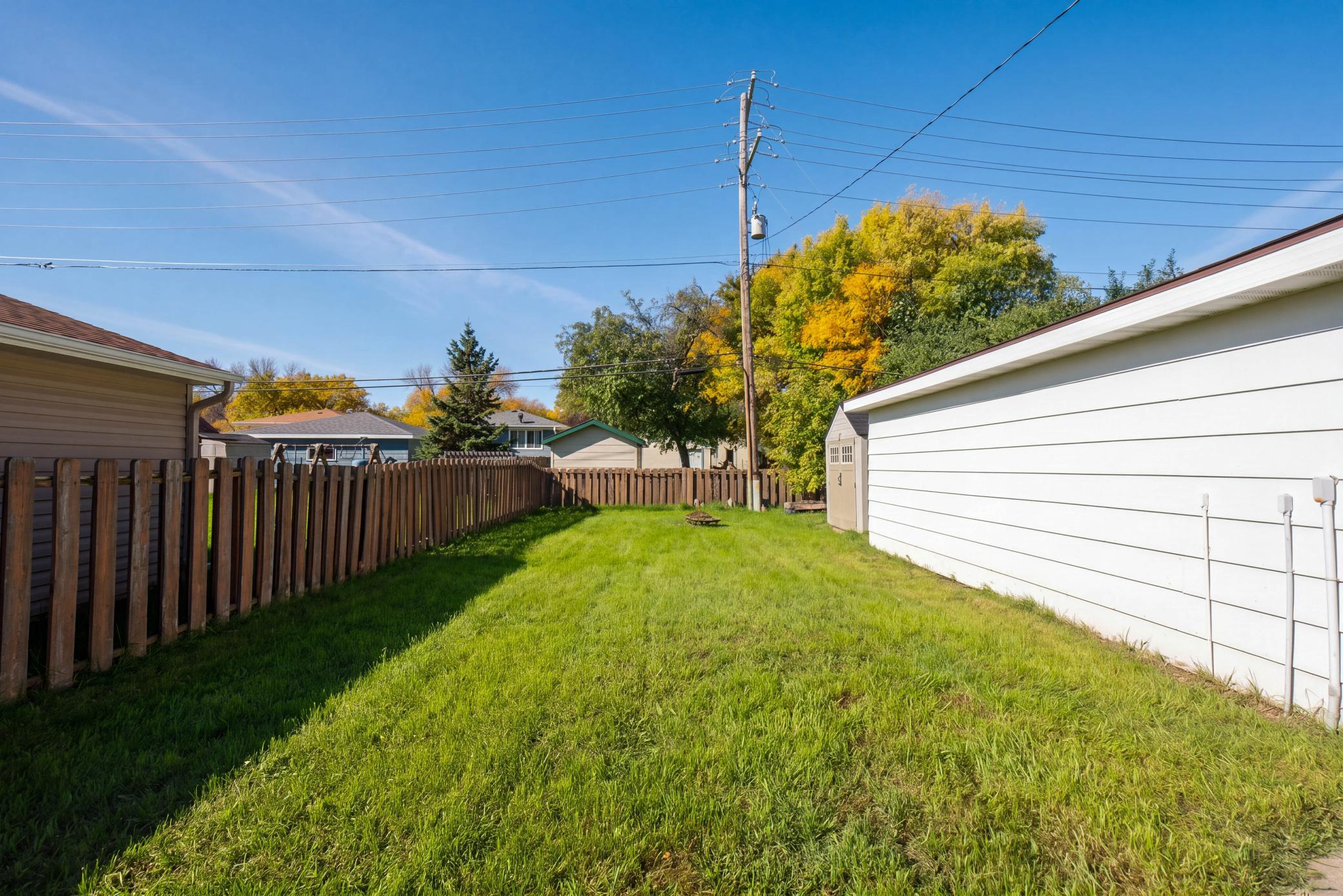 1972 duplex for sale at 1309 16 1/2 Street S in Fargo, ND — 5 bed, 2 bath (photo 4 of 24)