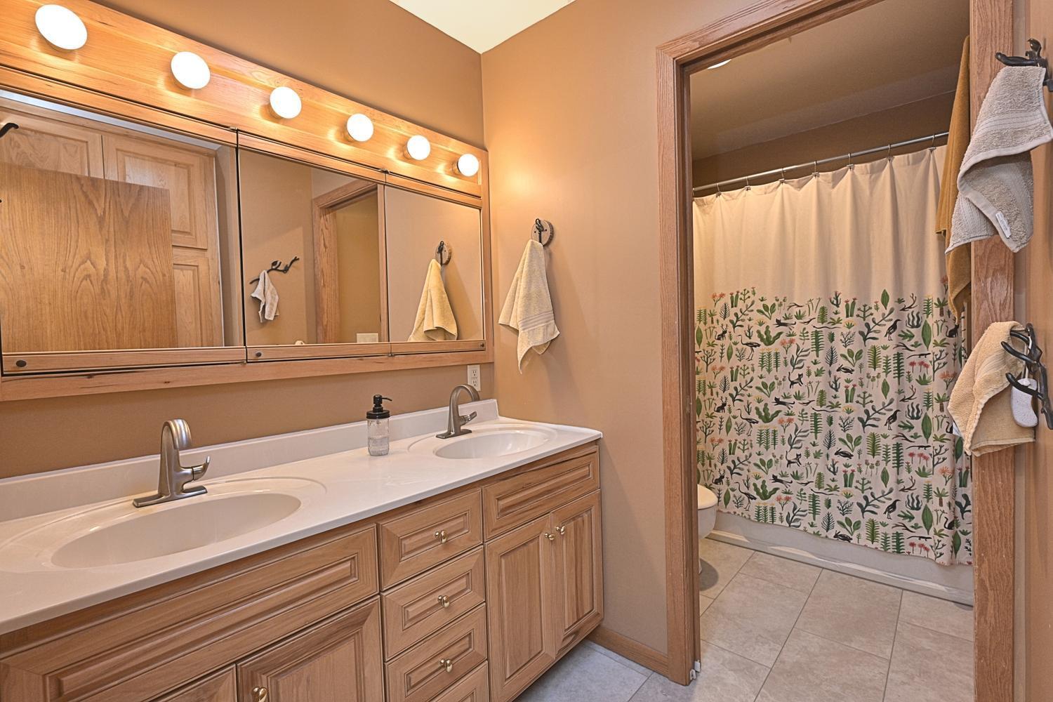 1981 single family home for sale at 2002 NW 9th Avenue in Grand Rapids, MN — 4 bed, 3 bath (photo 20 of 43)