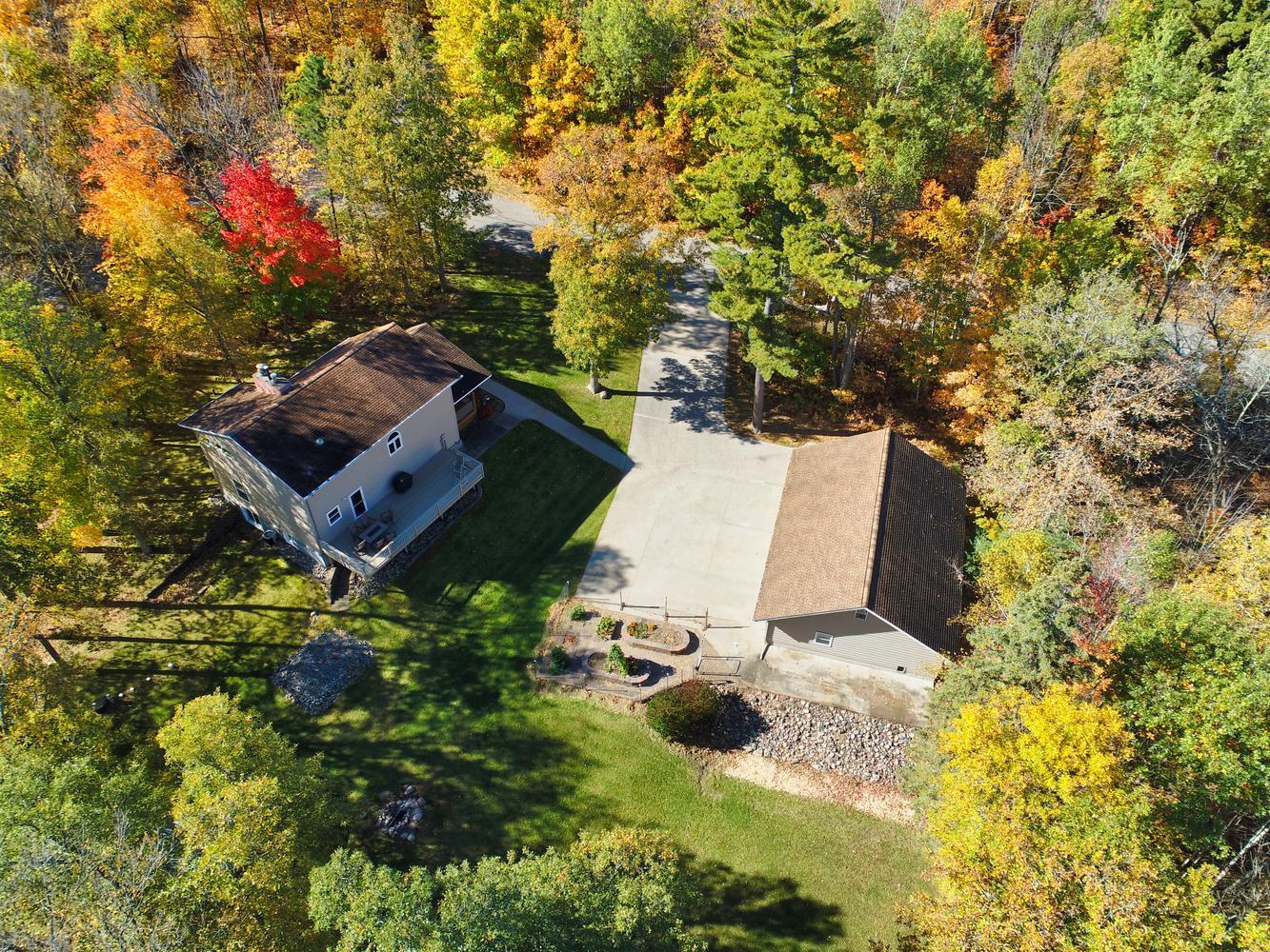 1981 single family home for sale at 2002 NW 9th Avenue in Grand Rapids, MN — 4 bed, 3 bath (photo 3 of 43)