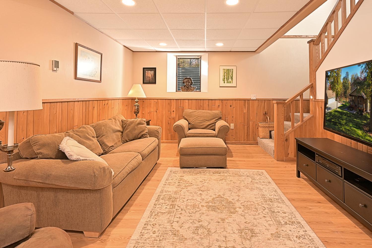1981 single family home for sale at 2002 NW 9th Avenue in Grand Rapids, MN — 4 bed, 3 bath (photo 22 of 43)