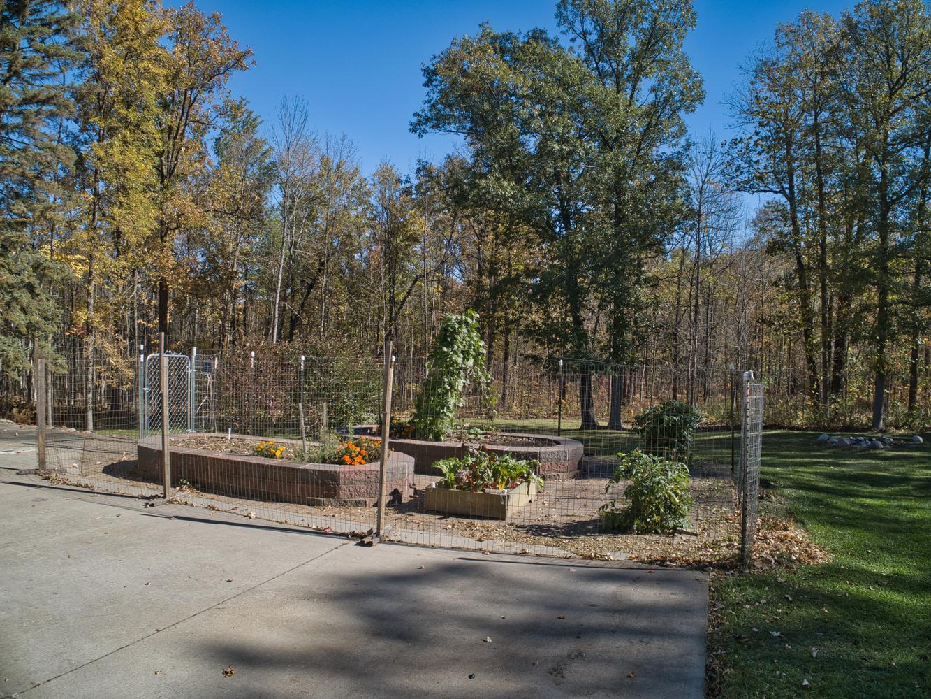 1981 single family home for sale at 2002 NW 9th Avenue in Grand Rapids, MN — 4 bed, 3 bath (photo 30 of 43)