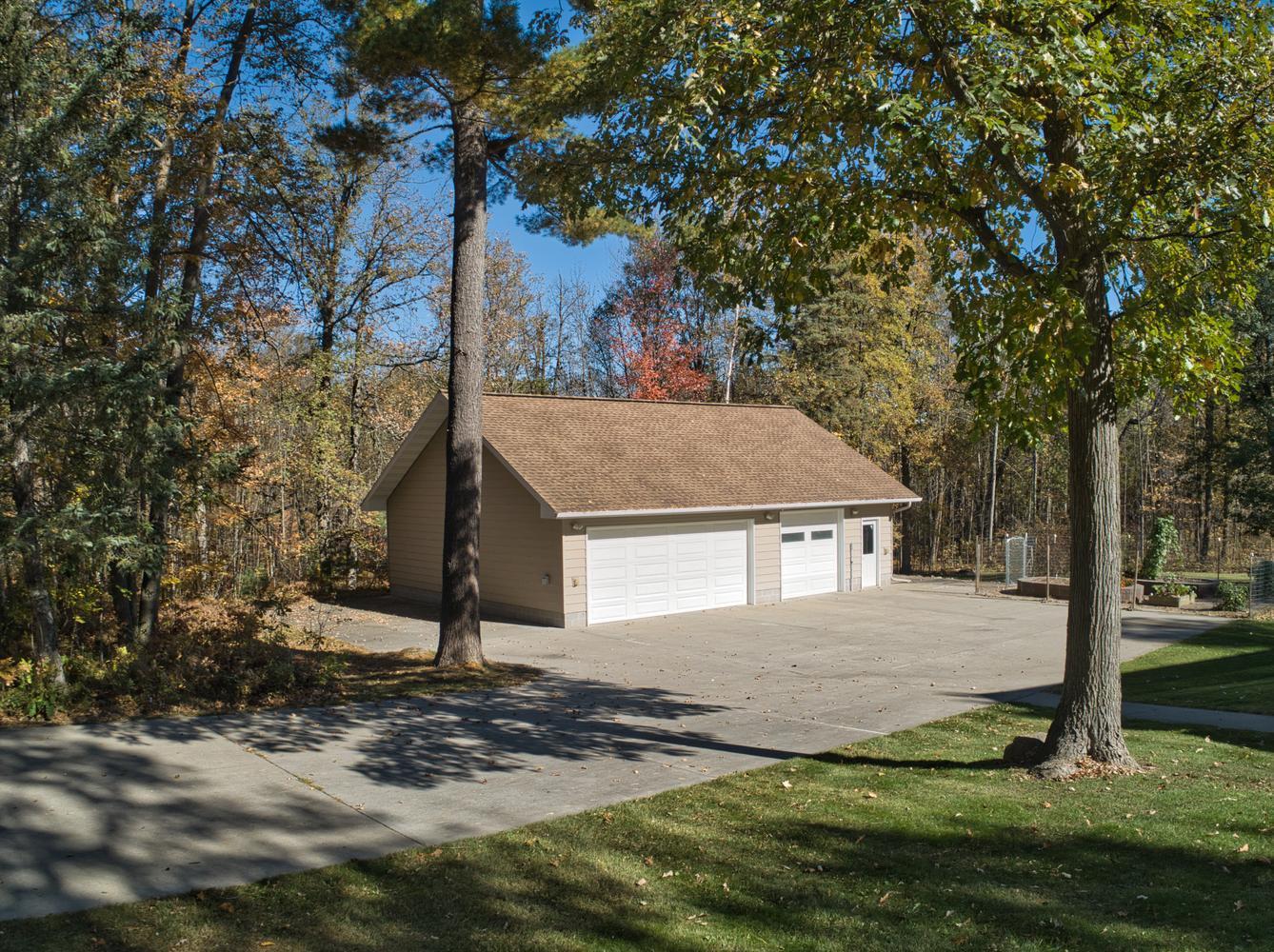 1981 single family home for sale at 2002 NW 9th Avenue in Grand Rapids, MN — 4 bed, 3 bath (photo 32 of 43)