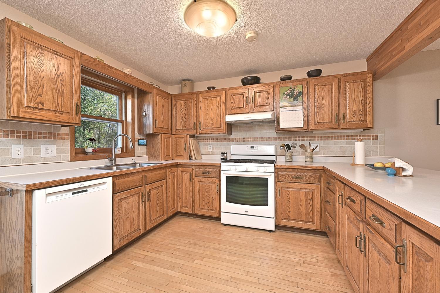 1981 single family home for sale at 2002 NW 9th Avenue in Grand Rapids, MN — 4 bed, 3 bath (photo 10 of 43)