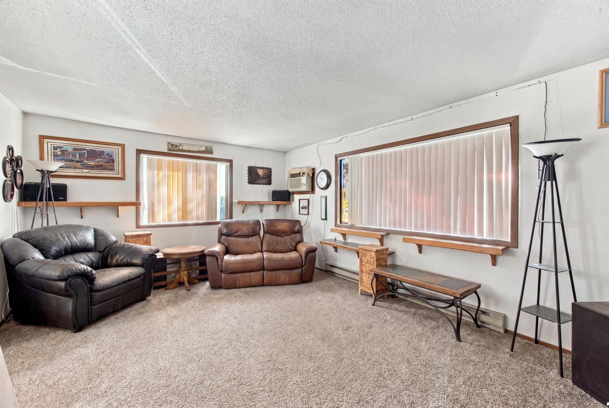 1986 duplex for sale at 2203 30 1/2 Avenue S in Fargo, ND — 6 bed, 2 bath (photo 11 of 16)