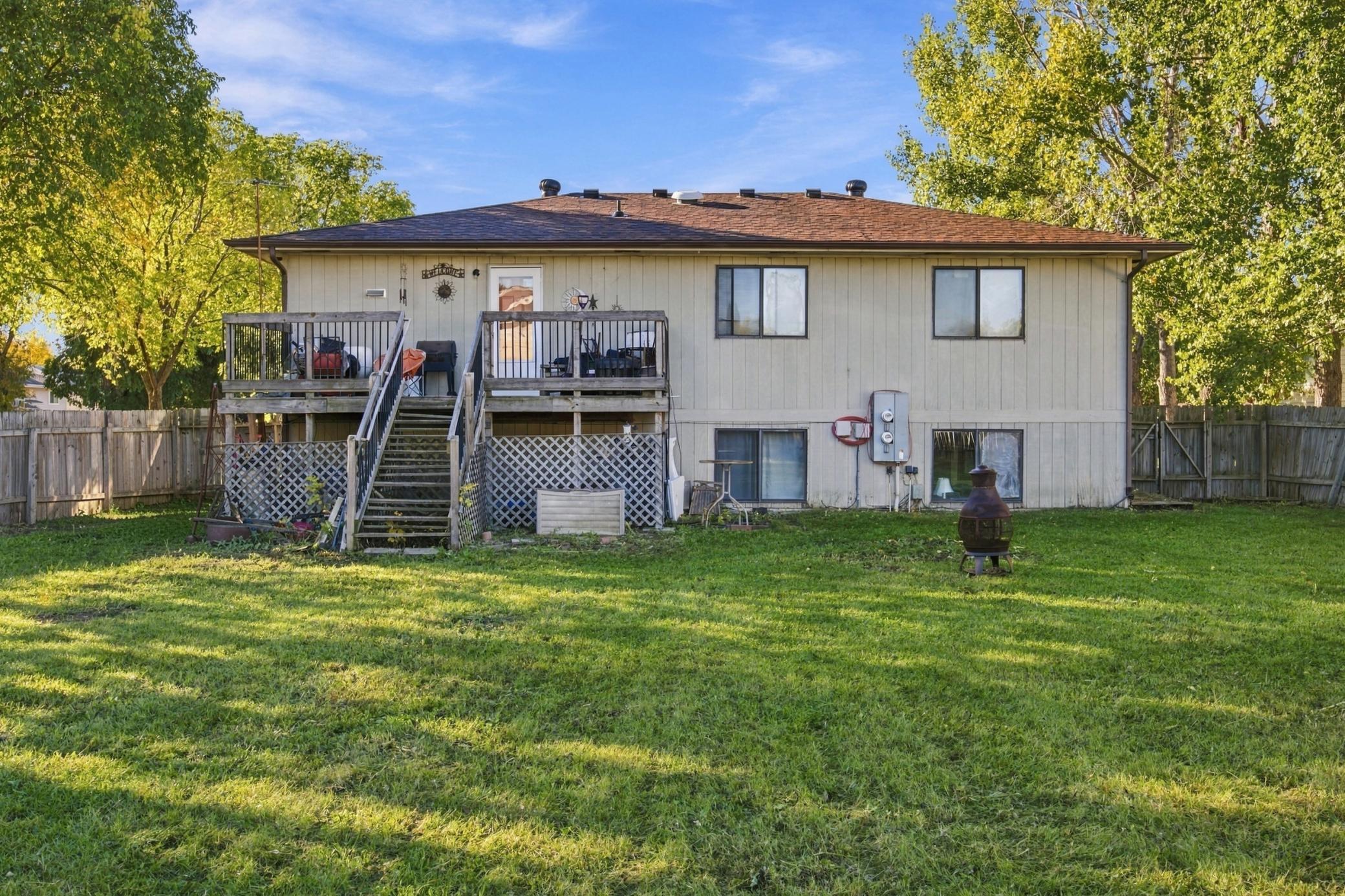 1986 duplex for sale at 2203 30 1/2 Avenue S in Fargo, ND — 6 bed, 2 bath (photo 15 of 16)