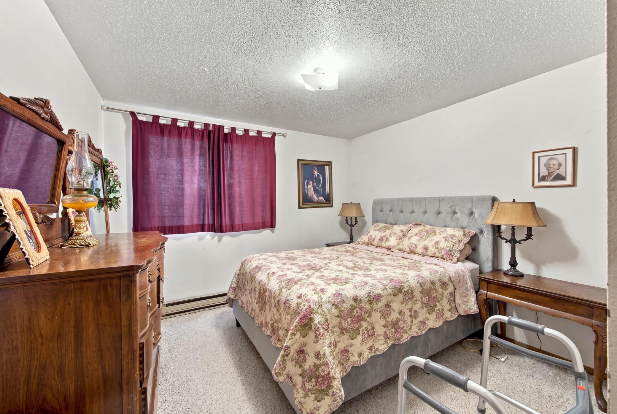 1986 duplex for sale at 2203 30 1/2 Avenue S in Fargo, ND — 6 bed, 2 bath (photo 7 of 16)