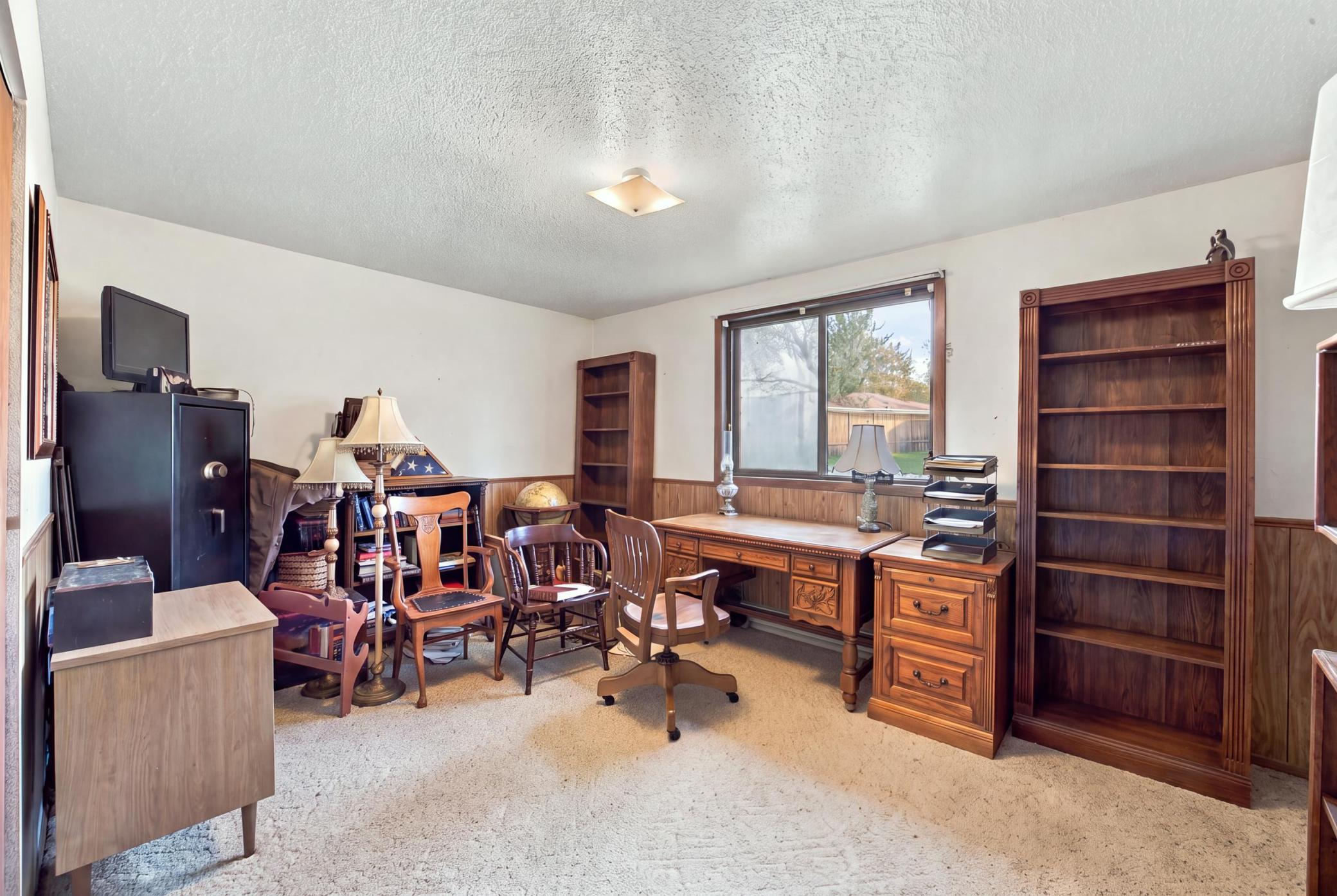 1986 duplex for sale at 2203 30 1/2 Avenue S in Fargo, ND — 6 bed, 2 bath (photo 8 of 16)