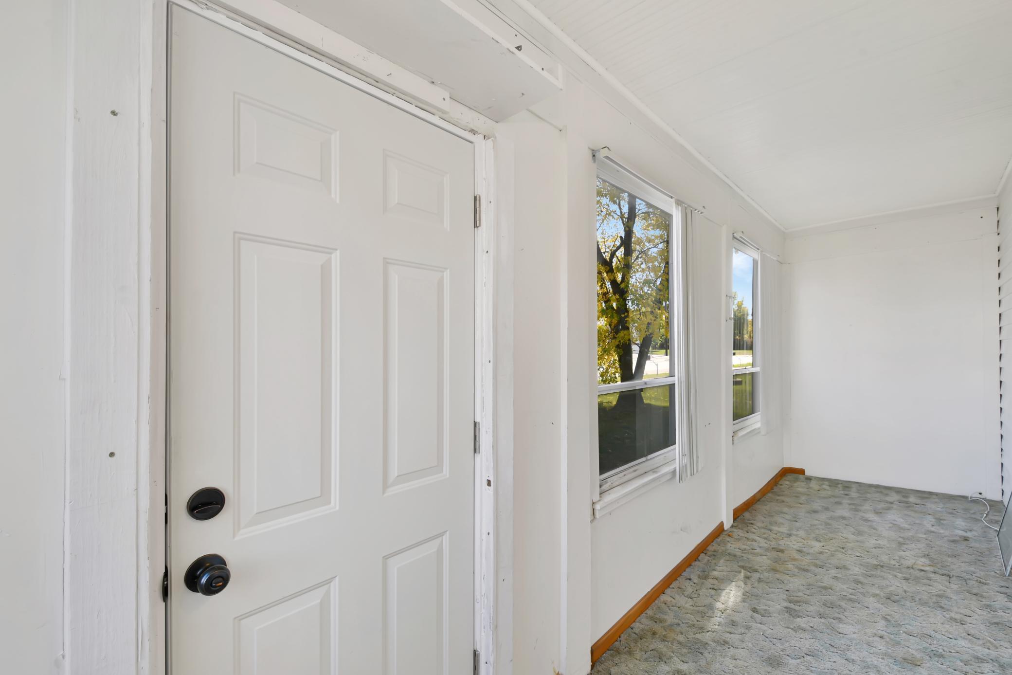 1880 single family home for sale at 523 FRONT Street N in Barnesville, MN — 4 bed, 2 bath (photo 2 of 55)