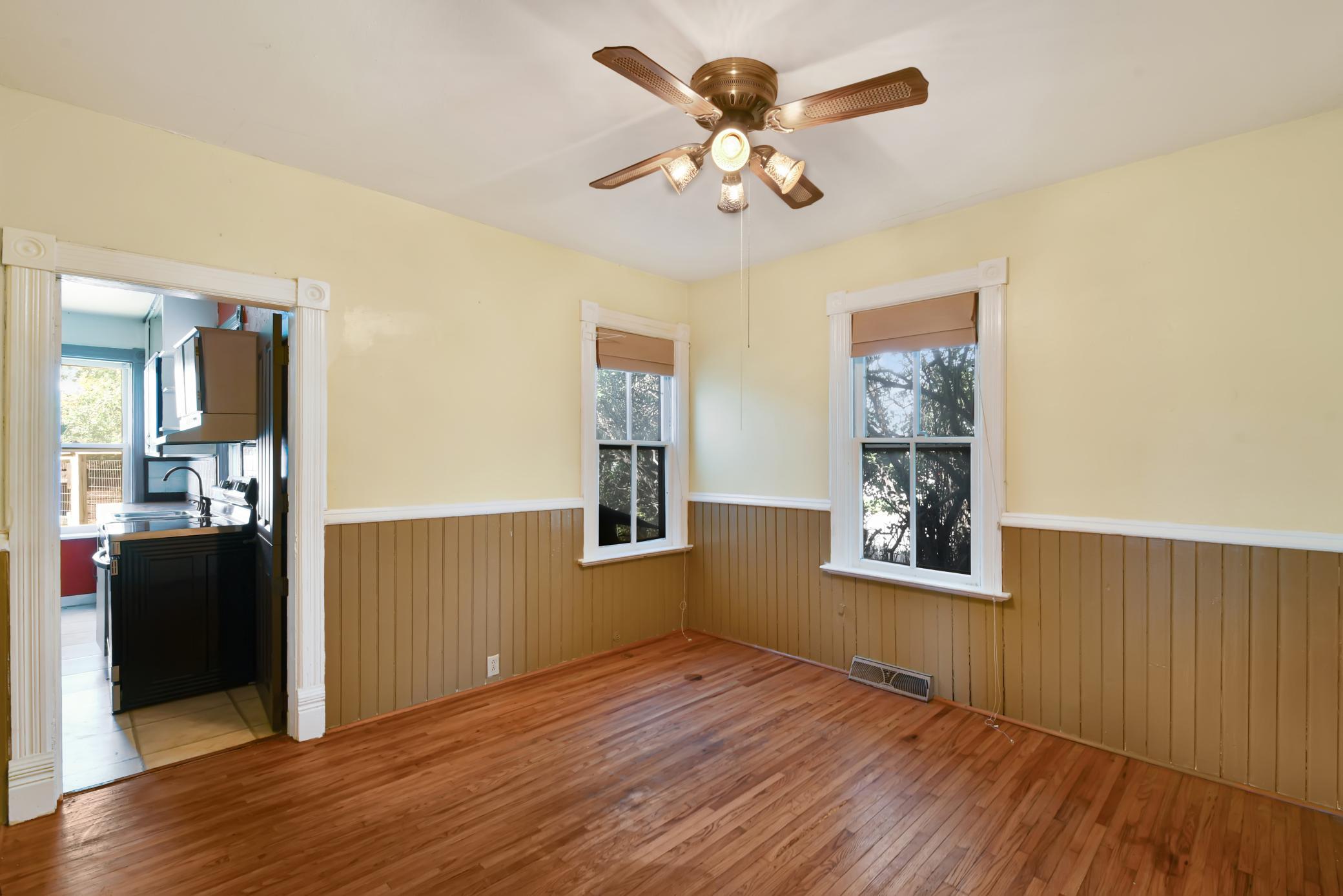 1880 single family home for sale at 523 FRONT Street N in Barnesville, MN — 4 bed, 2 bath (photo 15 of 55)