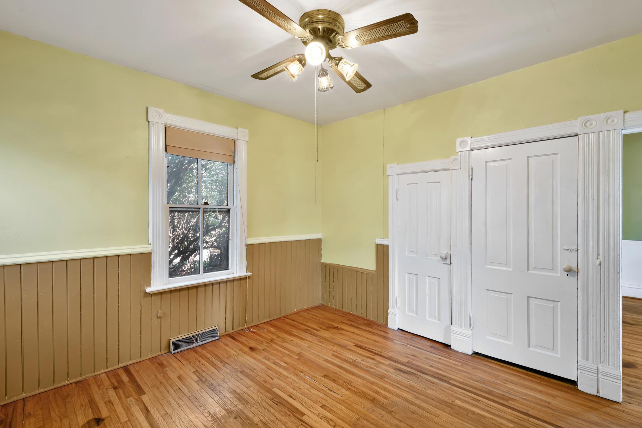 1880 single family home for sale at 523 FRONT Street N in Barnesville, MN — 4 bed, 2 bath (photo 16 of 55)