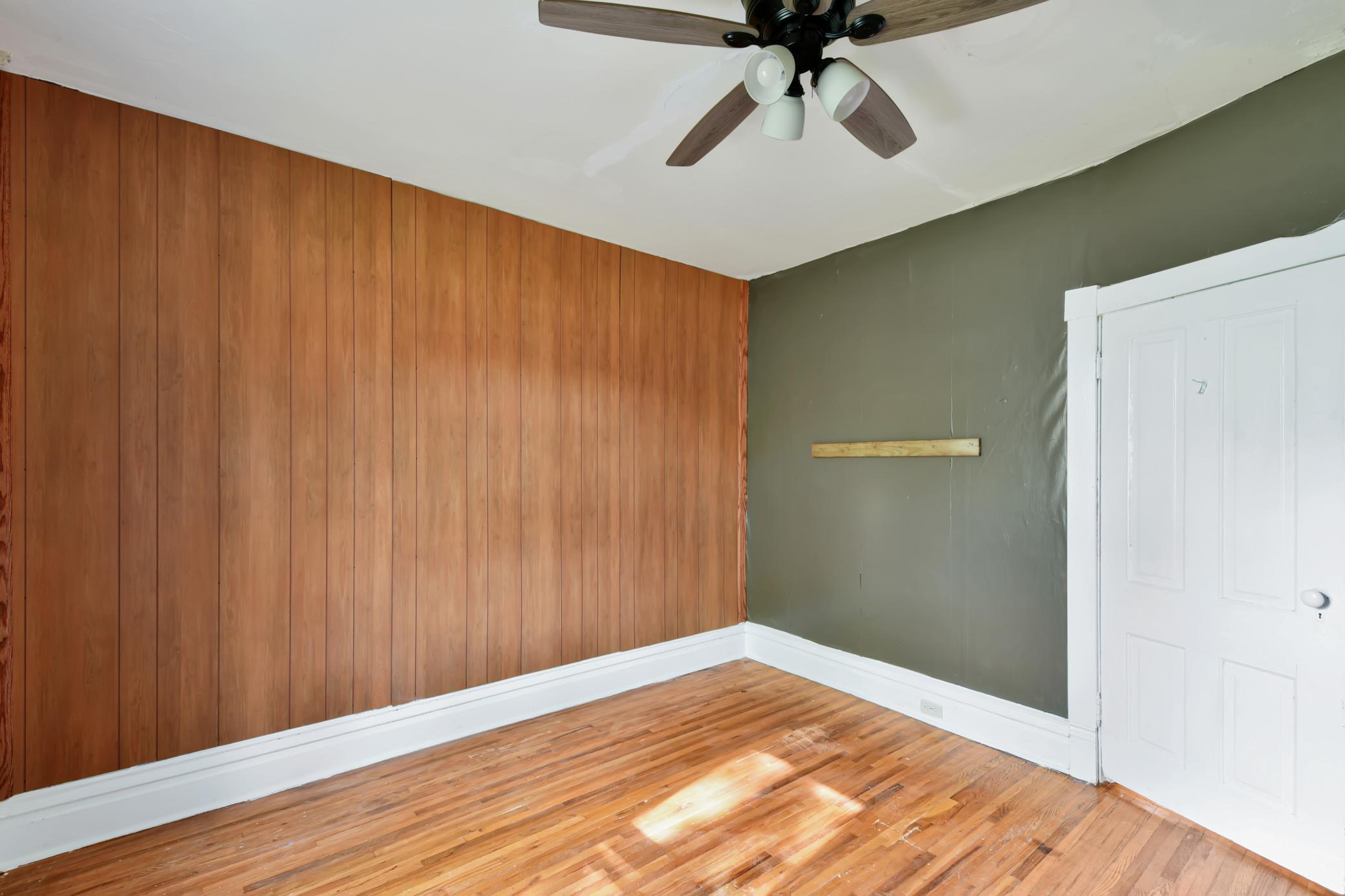 1880 single family home for sale at 523 FRONT Street N in Barnesville, MN — 4 bed, 2 bath (photo 19 of 55)