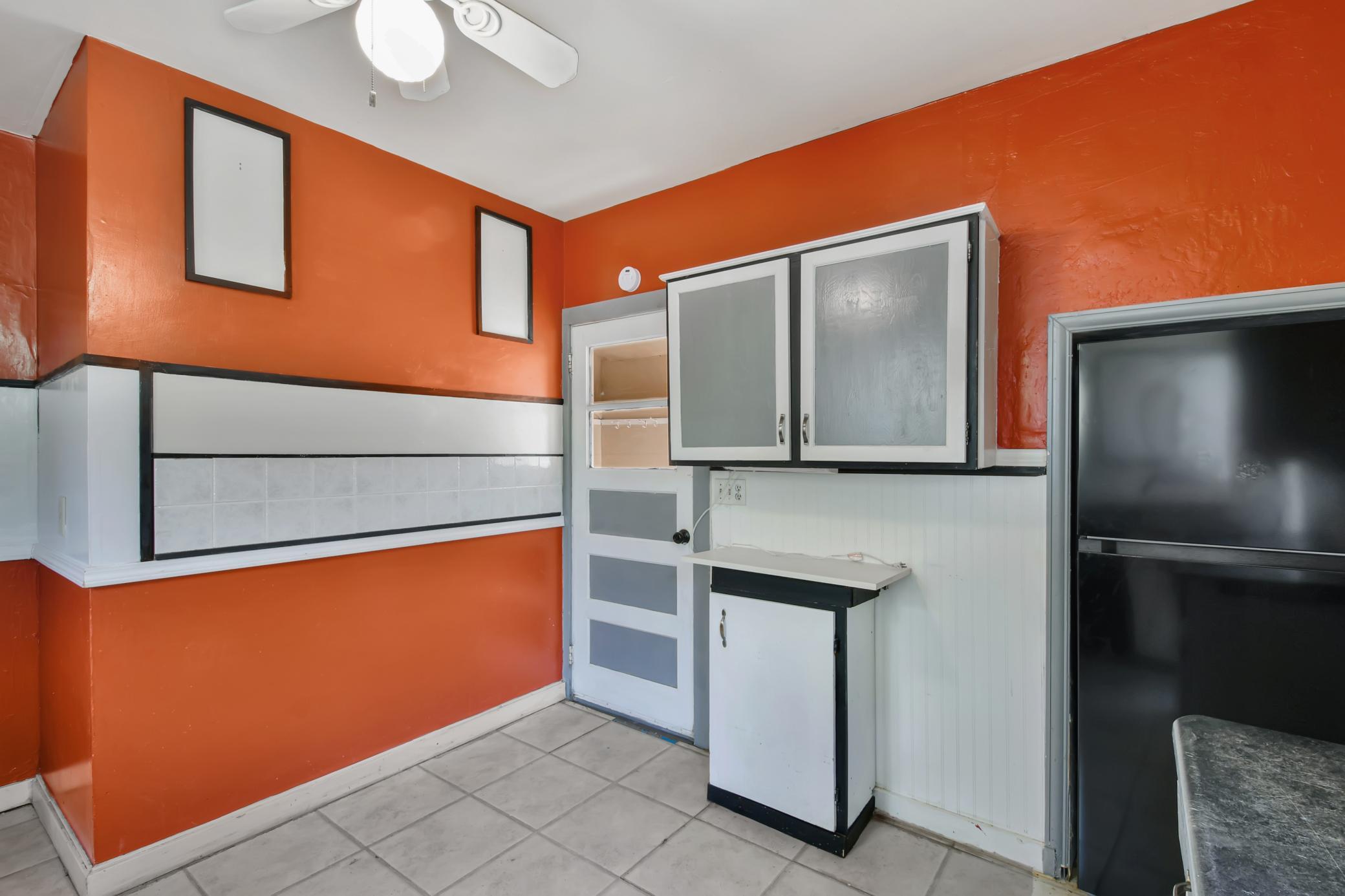 1880 single family home for sale at 523 FRONT Street N in Barnesville, MN — 4 bed, 2 bath (photo 25 of 55)