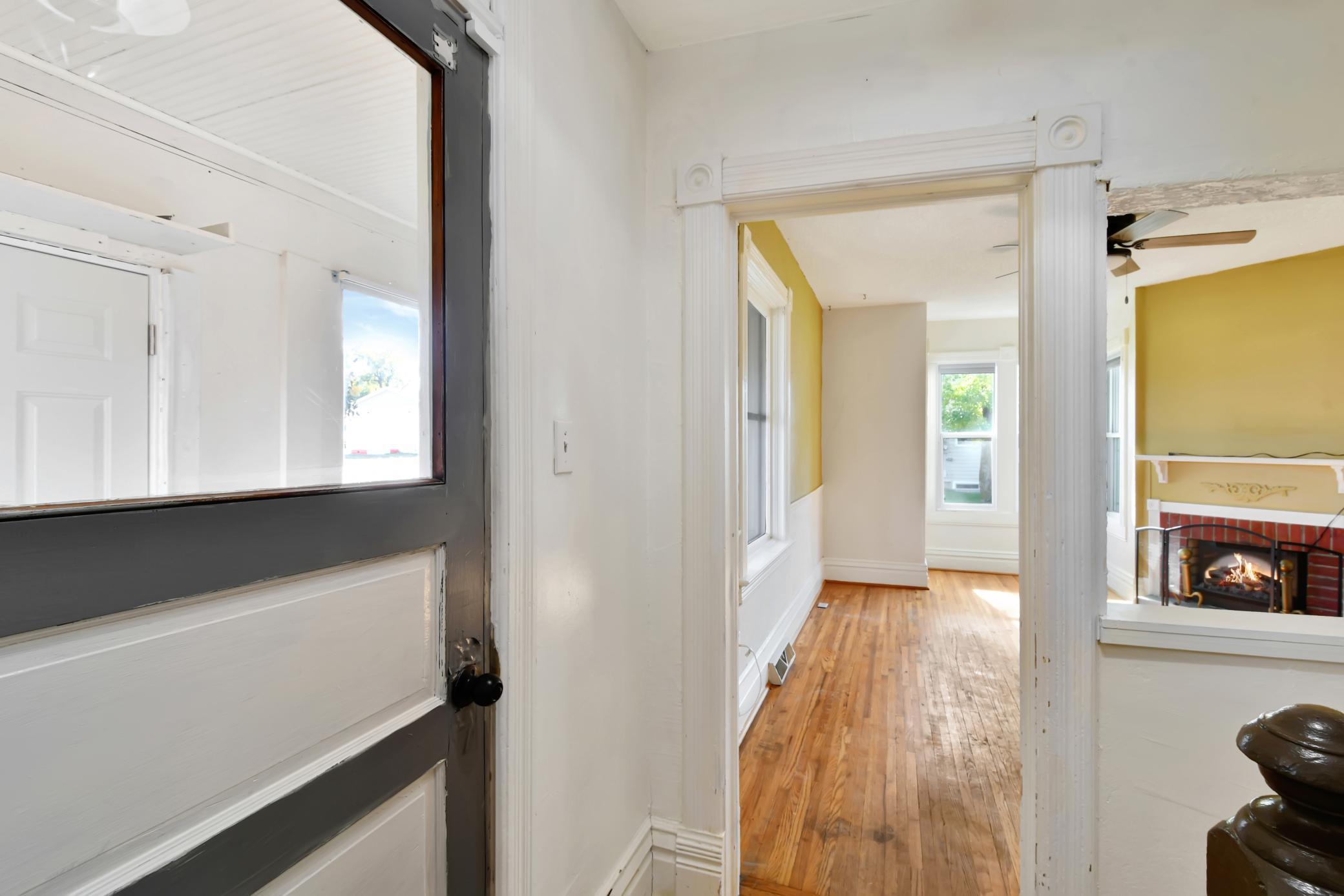 1880 single family home for sale at 523 FRONT Street N in Barnesville, MN — 4 bed, 2 bath (photo 5 of 55)