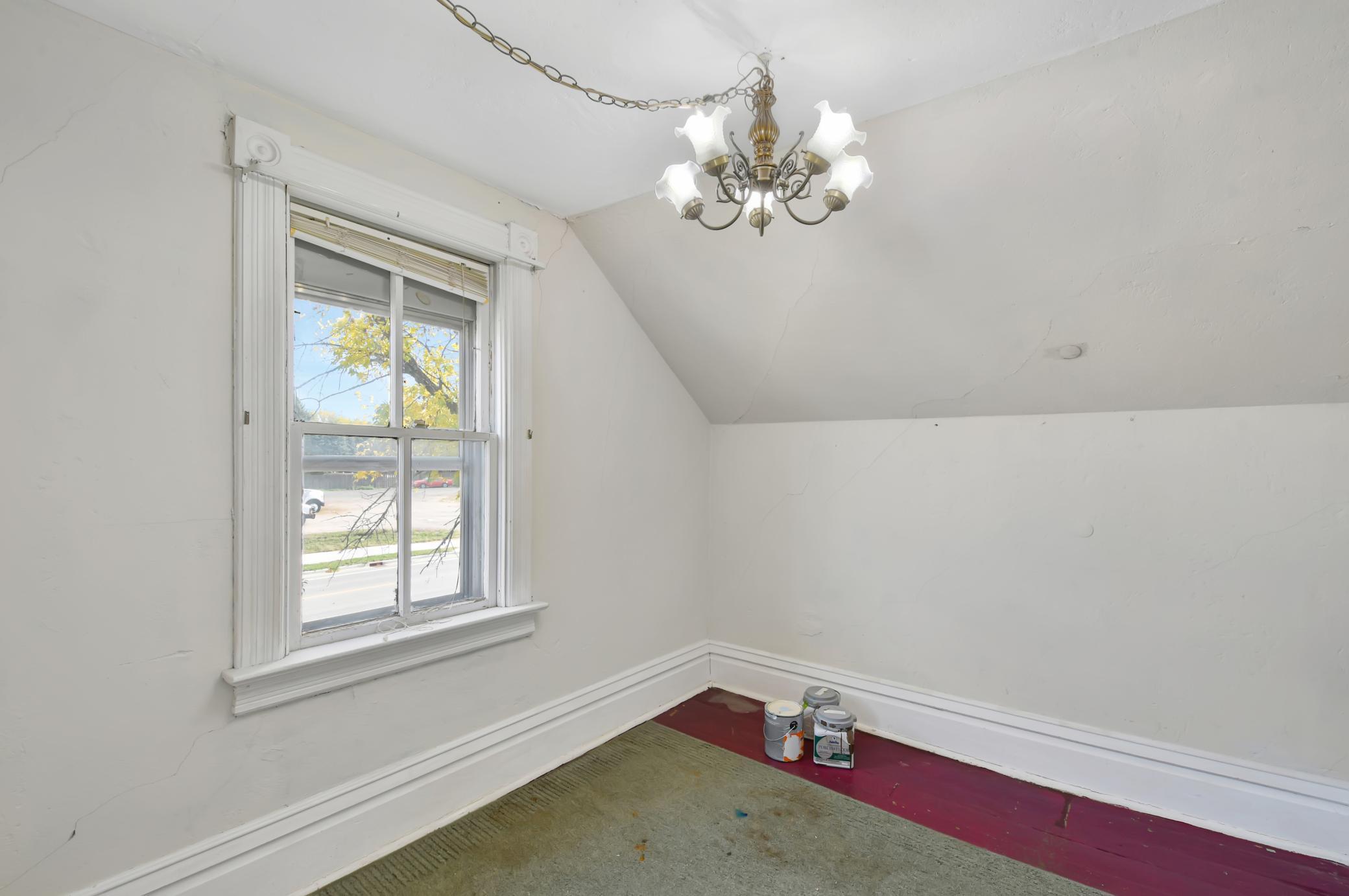 1880 single family home for sale at 523 FRONT Street N in Barnesville, MN — 4 bed, 2 bath (photo 41 of 55)
