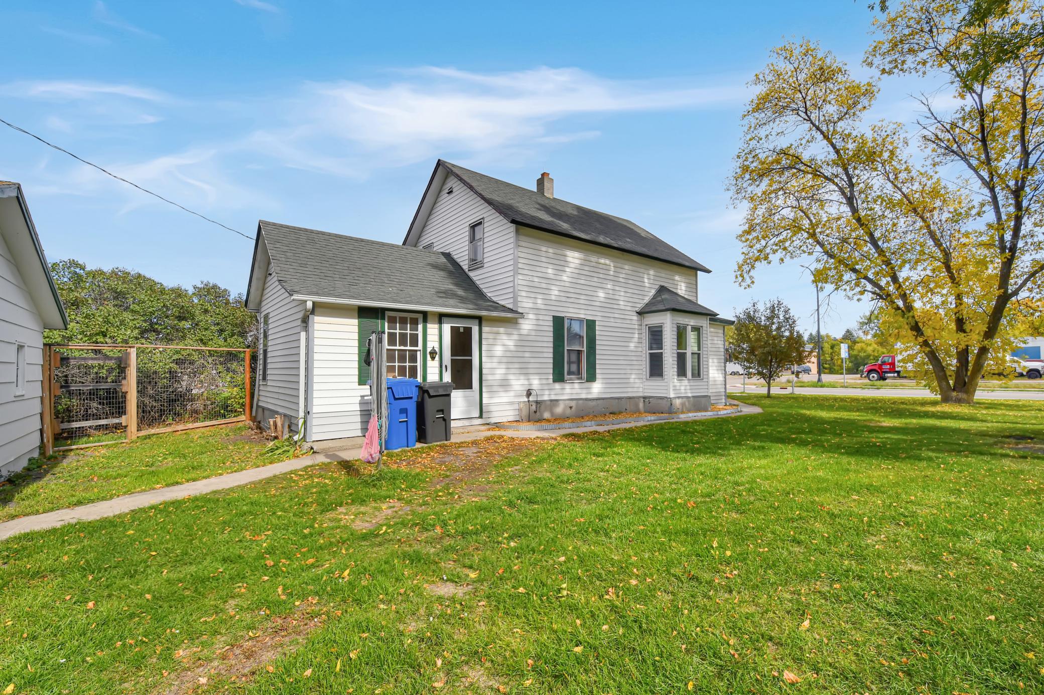 1880 single family home for sale at 523 FRONT Street N in Barnesville, MN — 4 bed, 2 bath (photo 49 of 55)