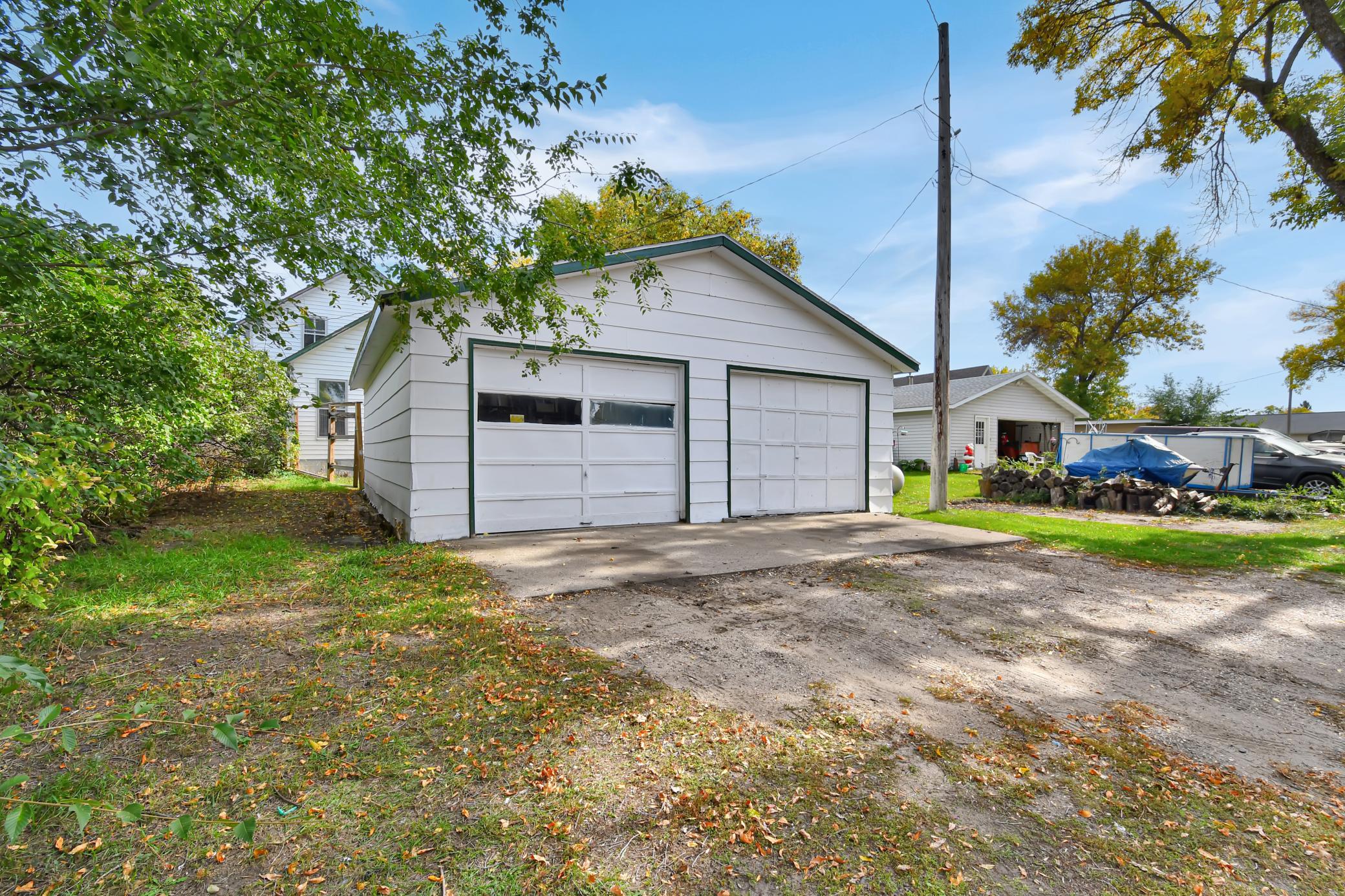 1880 single family home for sale at 523 FRONT Street N in Barnesville, MN — 4 bed, 2 bath (photo 51 of 55)