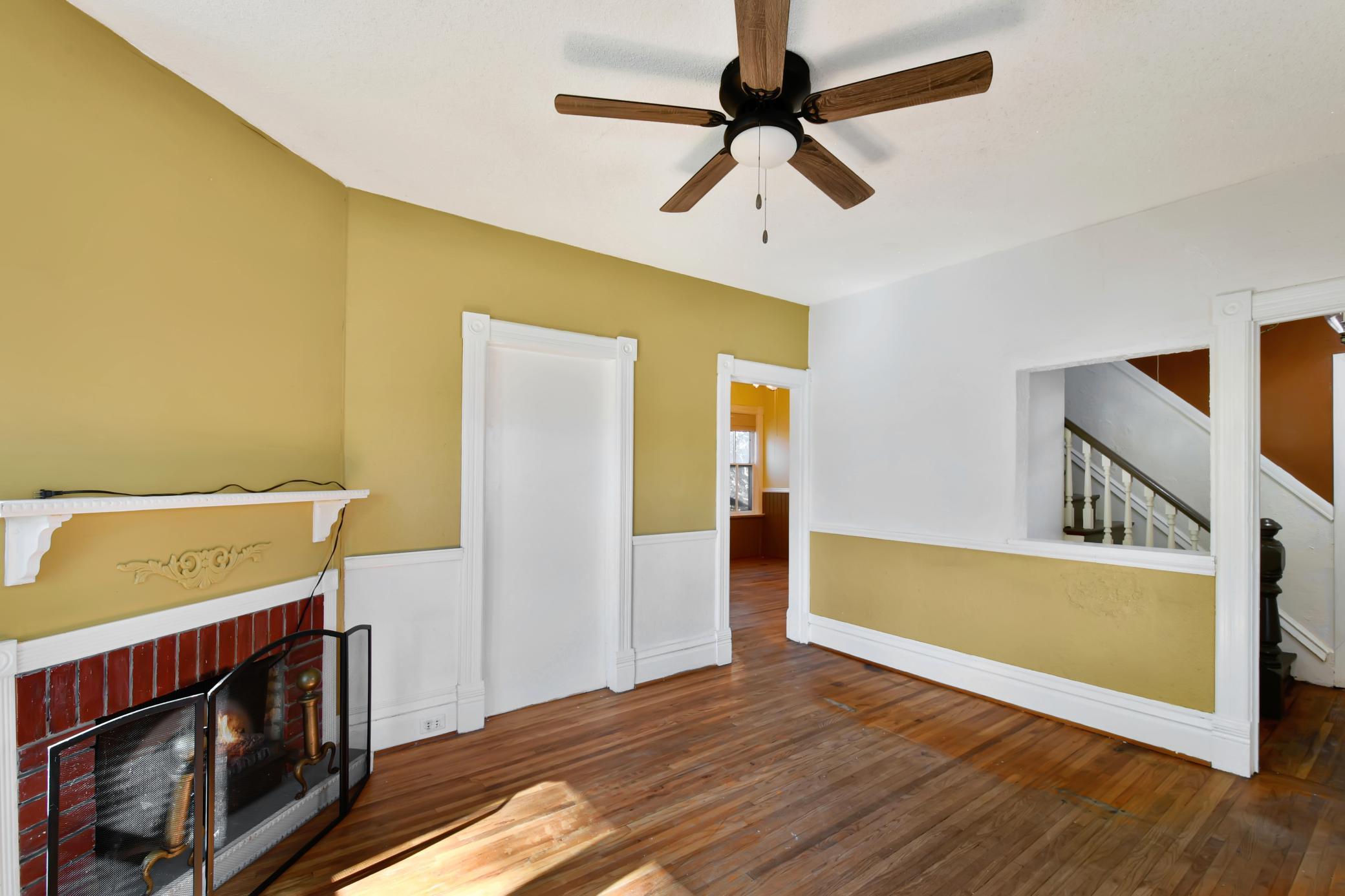 1880 single family home for sale at 523 FRONT Street N in Barnesville, MN — 4 bed, 2 bath (photo 9 of 55)