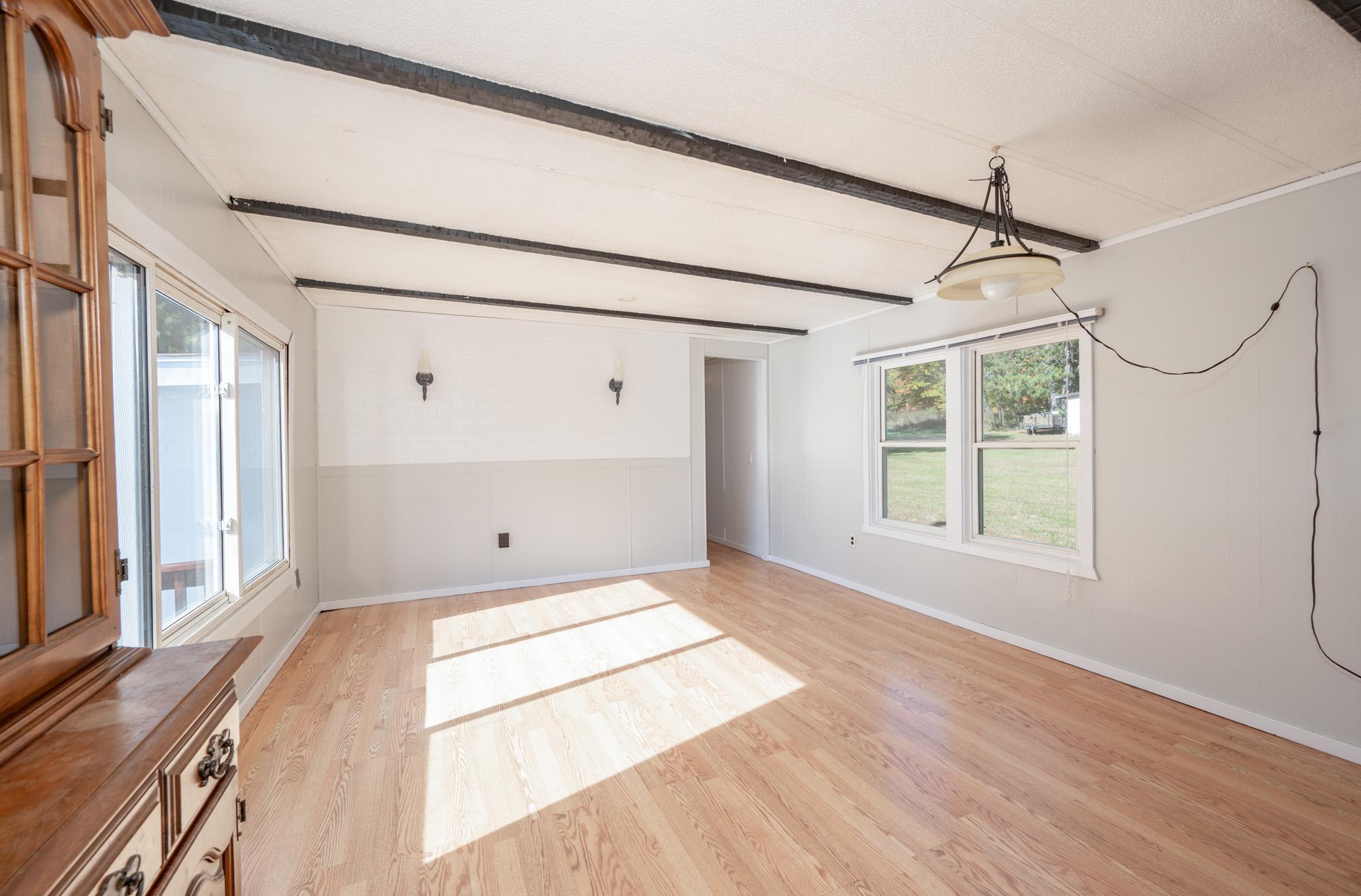 1975 single family home for sale at 2540 Diane Lane in Grand Rapids, MN — 2 bed, 1 bath (photo 5 of 31)