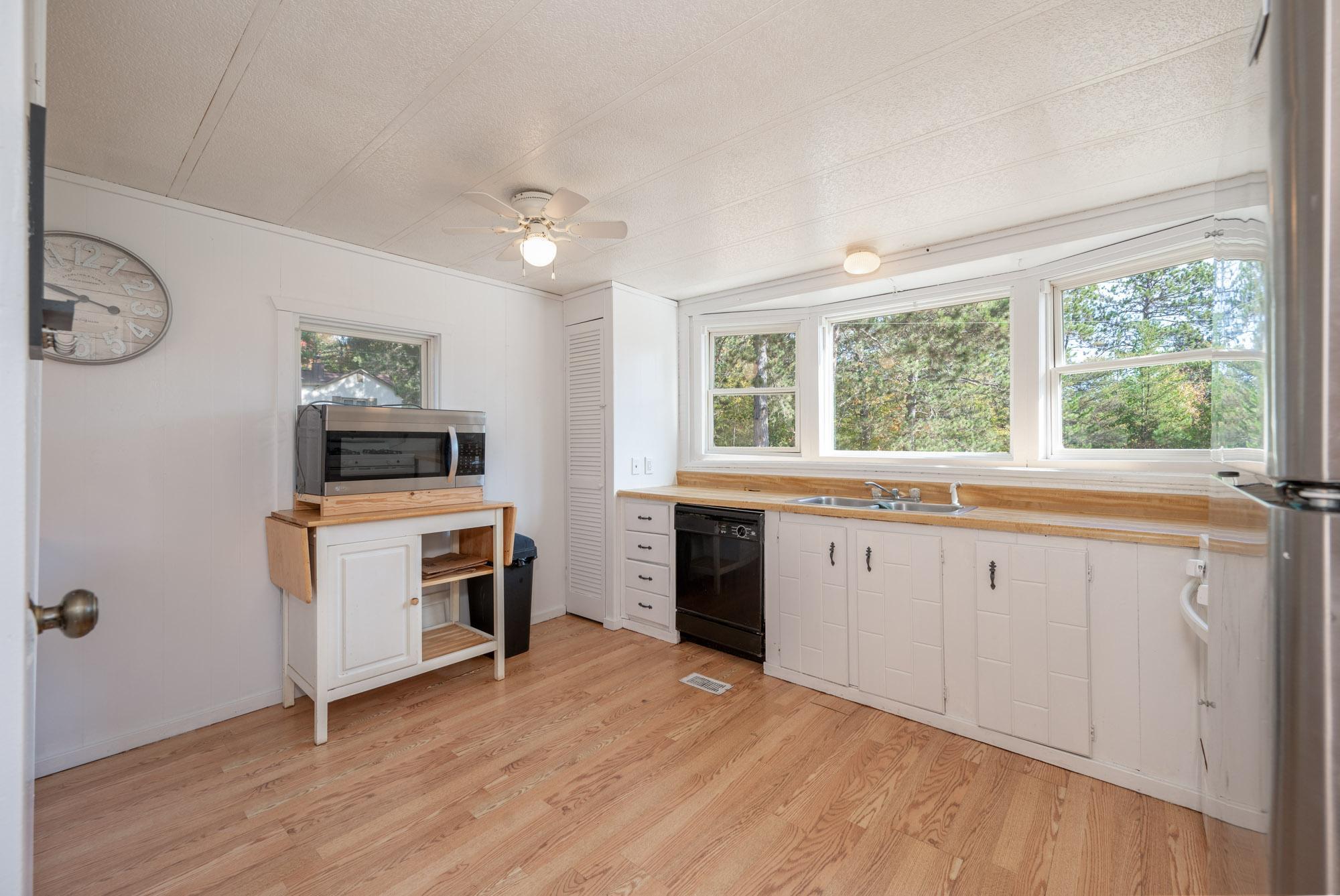 1975 single family home for sale at 2540 Diane Lane in Grand Rapids, MN — 2 bed, 1 bath (photo 6 of 31)