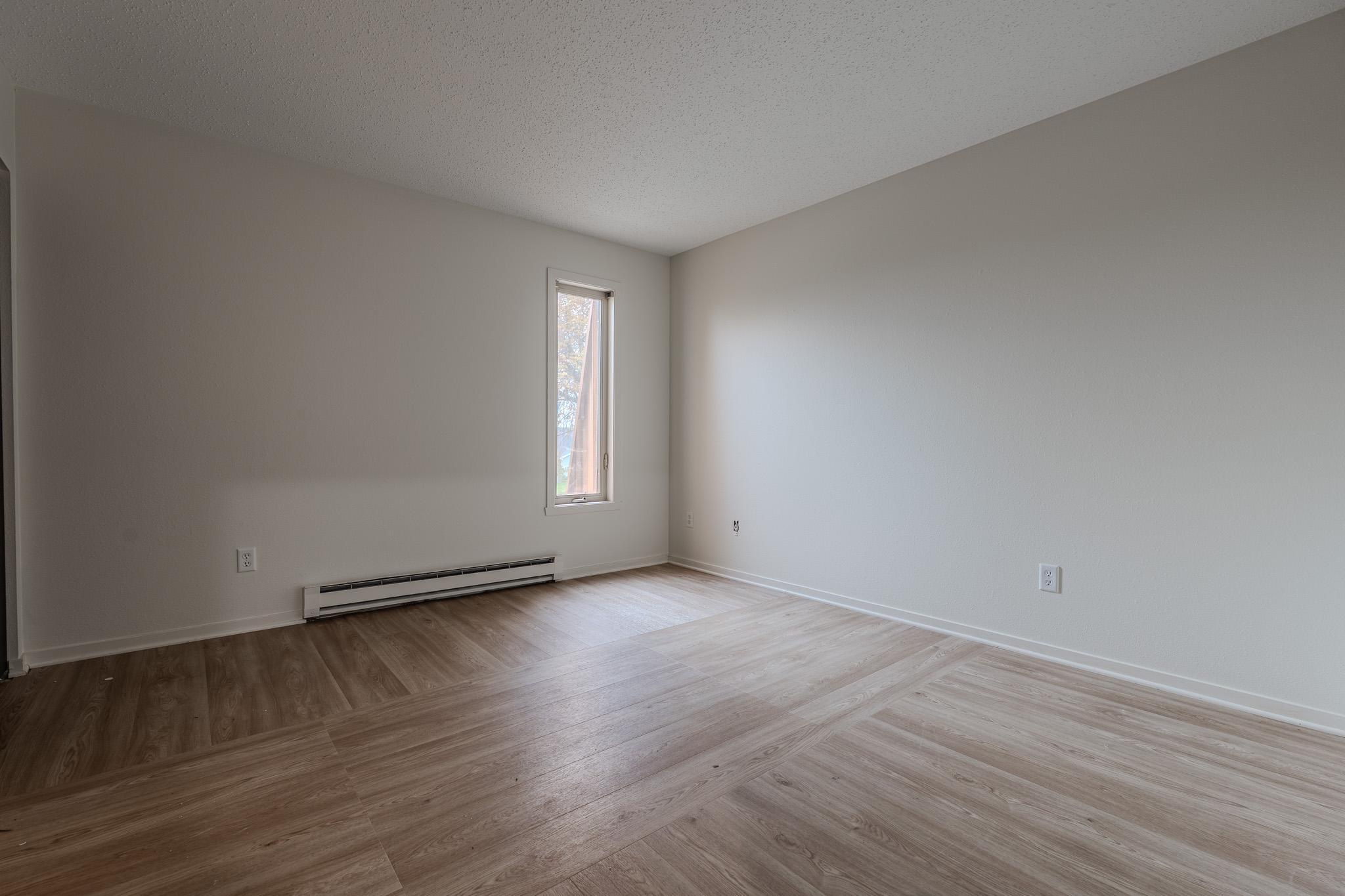 1977 condo for sale at 308 13th Avenue E in West Fargo, ND — 2 bed, 2 bath (photo 17 of 32)
