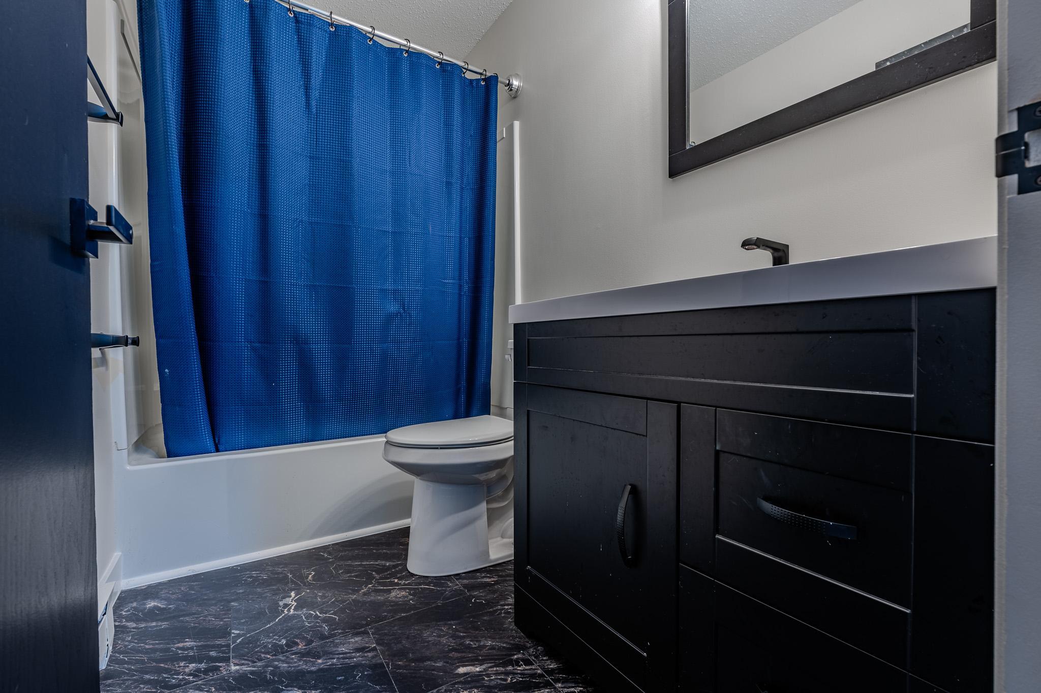 1977 condo for sale at 308 13th Avenue E in West Fargo, ND — 2 bed, 2 bath (photo 18 of 32)