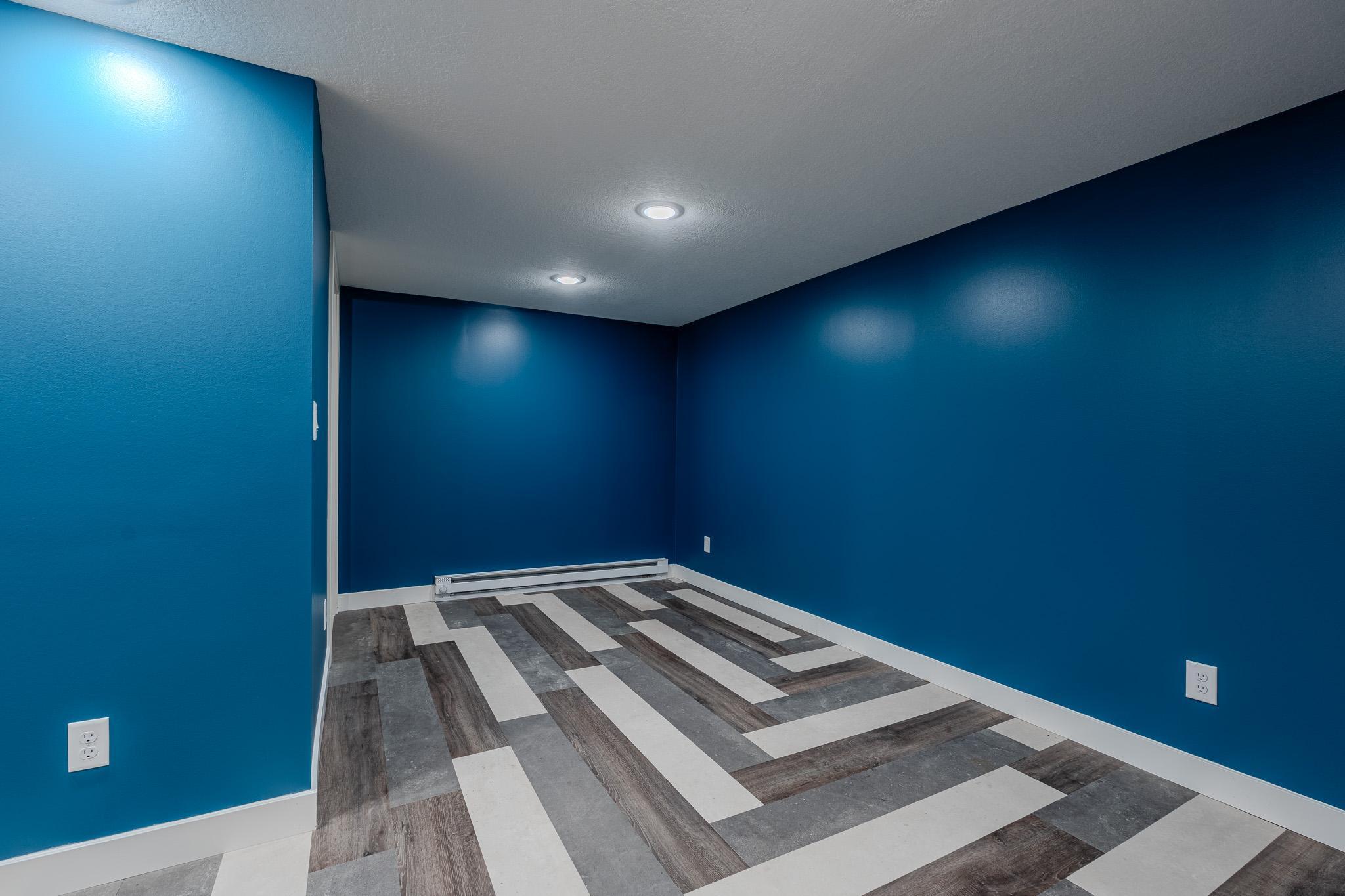 1977 condo for sale at 308 13th Avenue E in West Fargo, ND — 2 bed, 2 bath (photo 23 of 32)