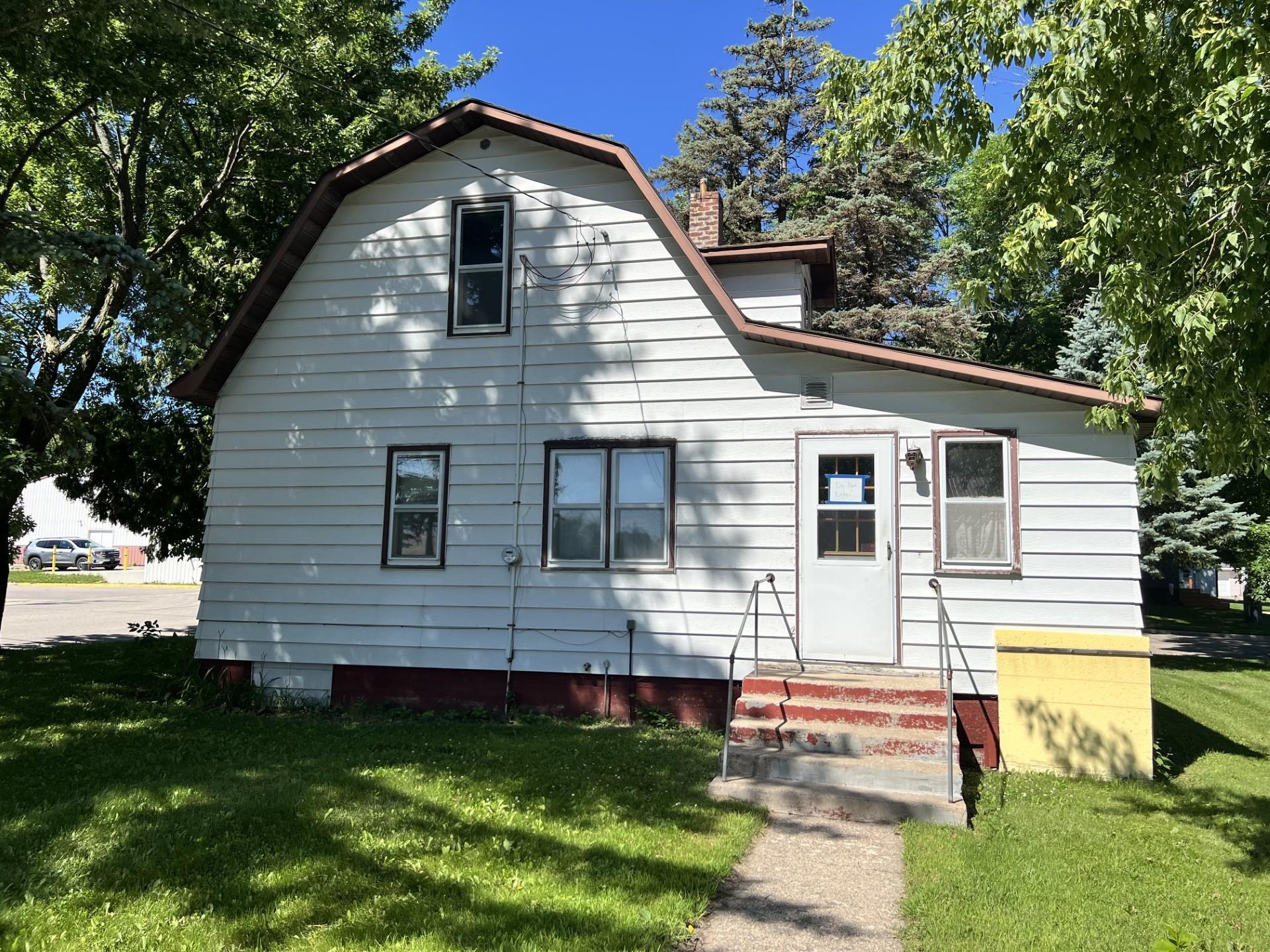 1916 single family home for sale at 147 2nd Avenue in Miltona, MN — 1 bed, 1 bath (photo 2 of 15)