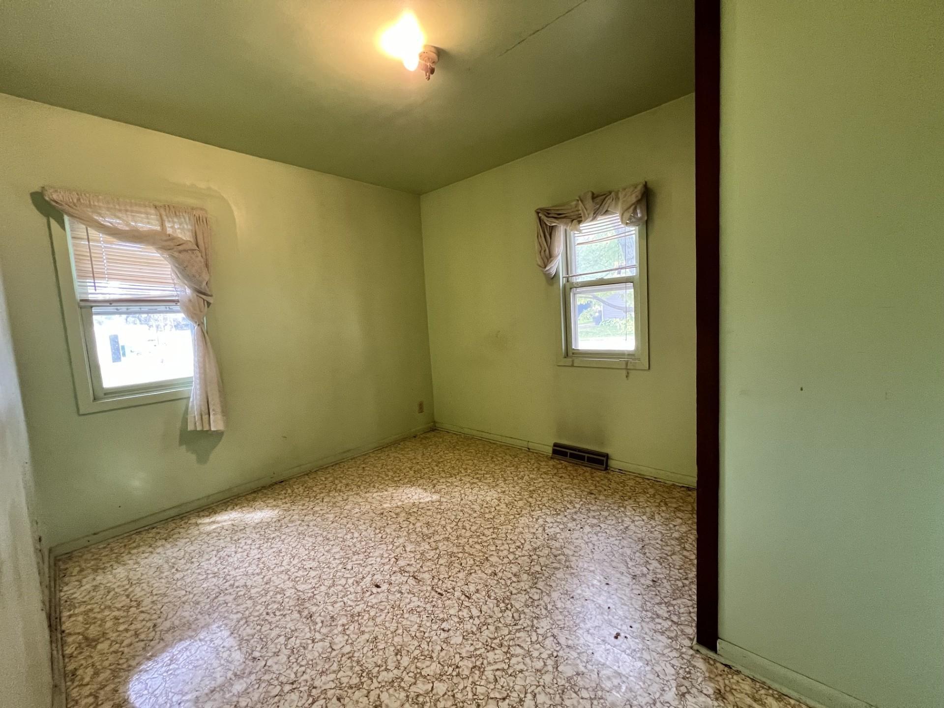 1916 single family home for sale at 147 2nd Avenue in Miltona, MN — 1 bed, 1 bath (photo 11 of 15)