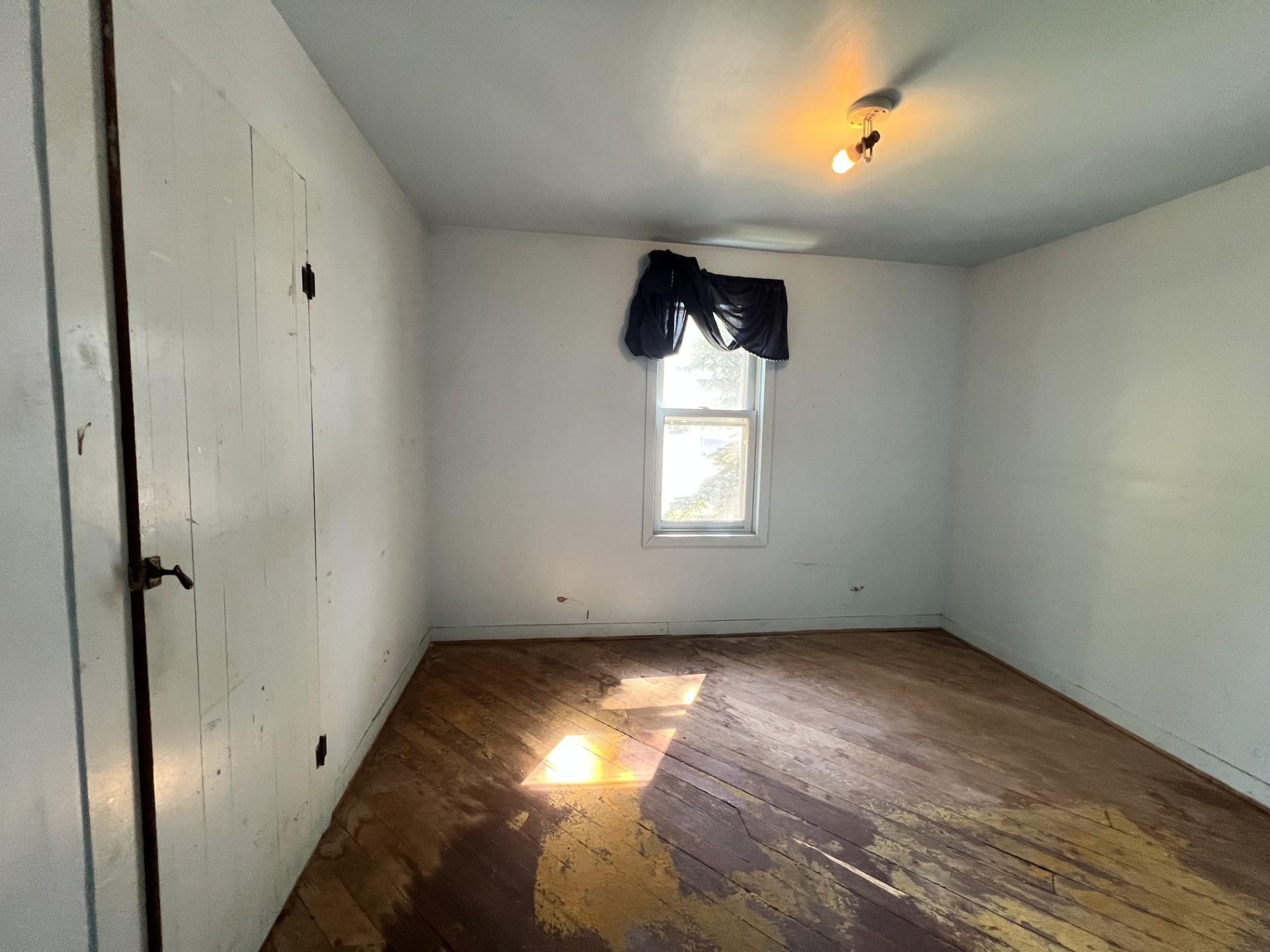 1916 single family home for sale at 147 2nd Avenue in Miltona, MN — 1 bed, 1 bath (photo 13 of 15)