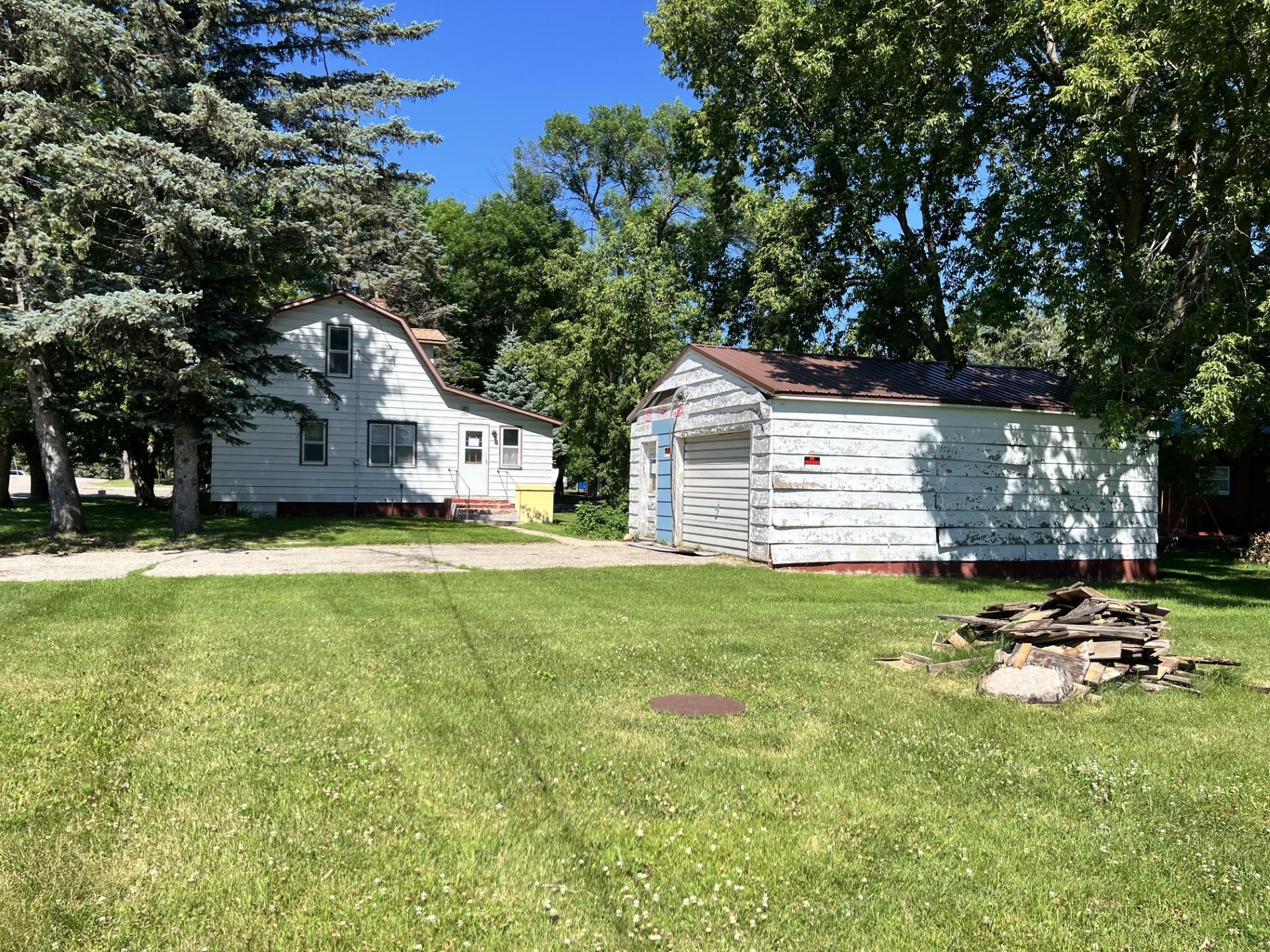 1916 single family home for sale at 147 2nd Avenue in Miltona, MN — 1 bed, 1 bath (photo 5 of 15)