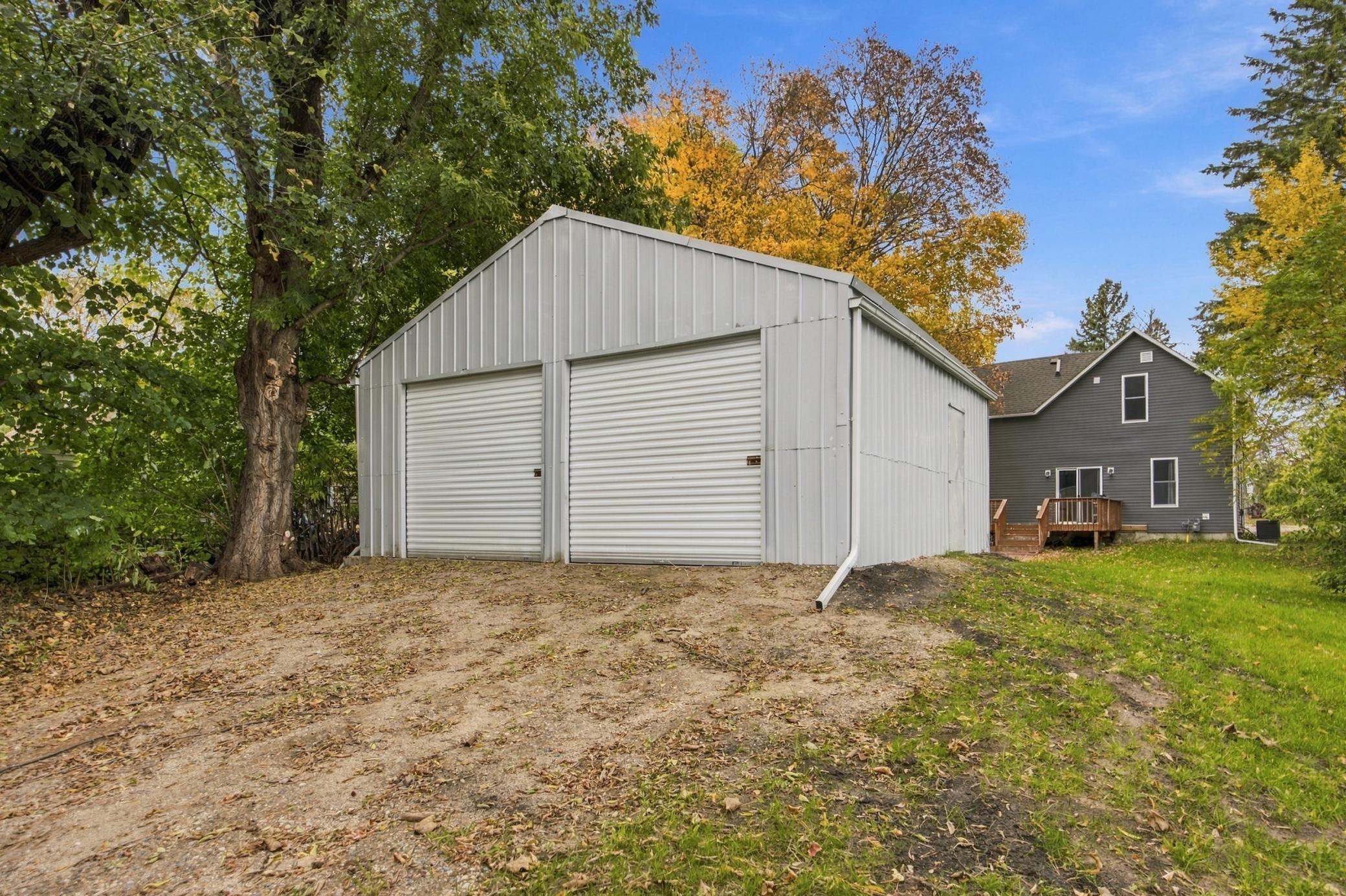 1911 single family home for sale at 101 E Linden Street in Vergas, MN — 3 bed, 2 bath (photo 2 of 27)