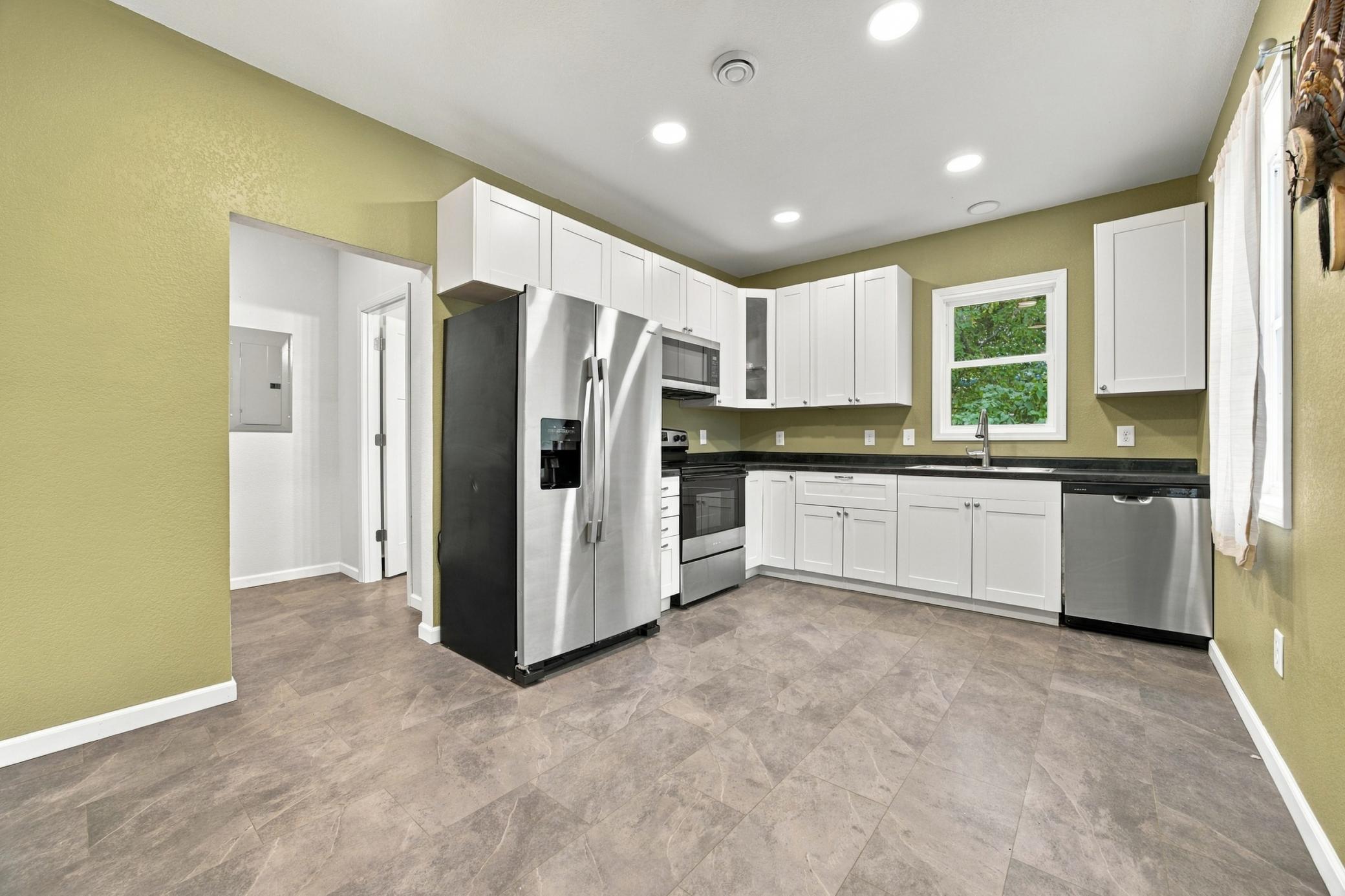1911 single family home for sale at 101 E Linden Street in Vergas, MN — 3 bed, 2 bath (photo 4 of 27)