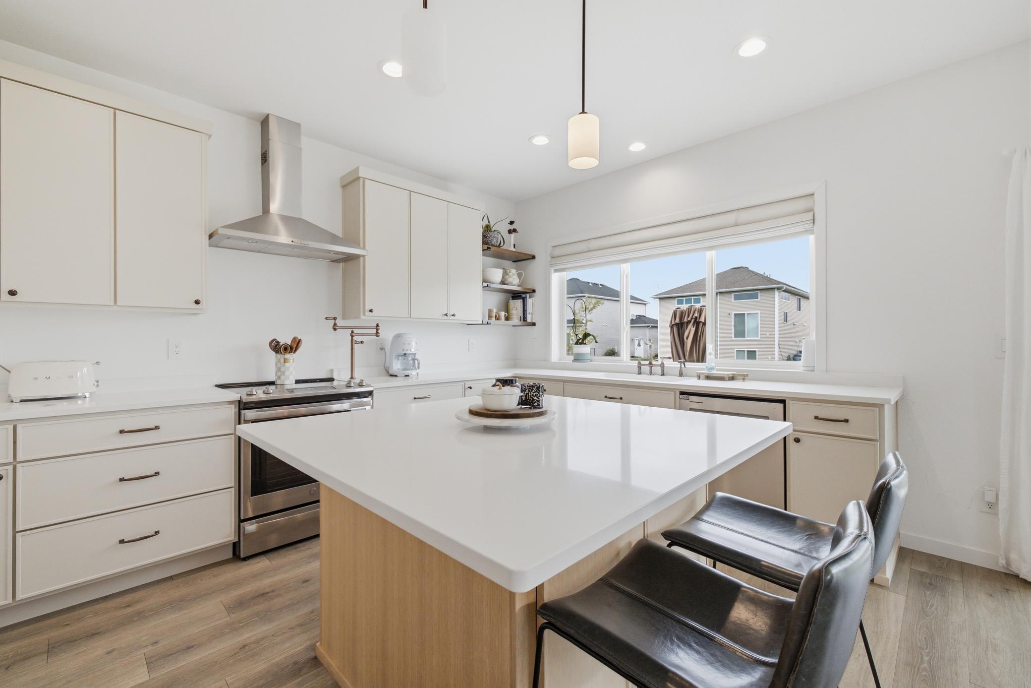 2022 single family home for sale at 7328 Aquiline Drive S in Fargo, ND — 3 bed, 3 bath (photo 8 of 64)