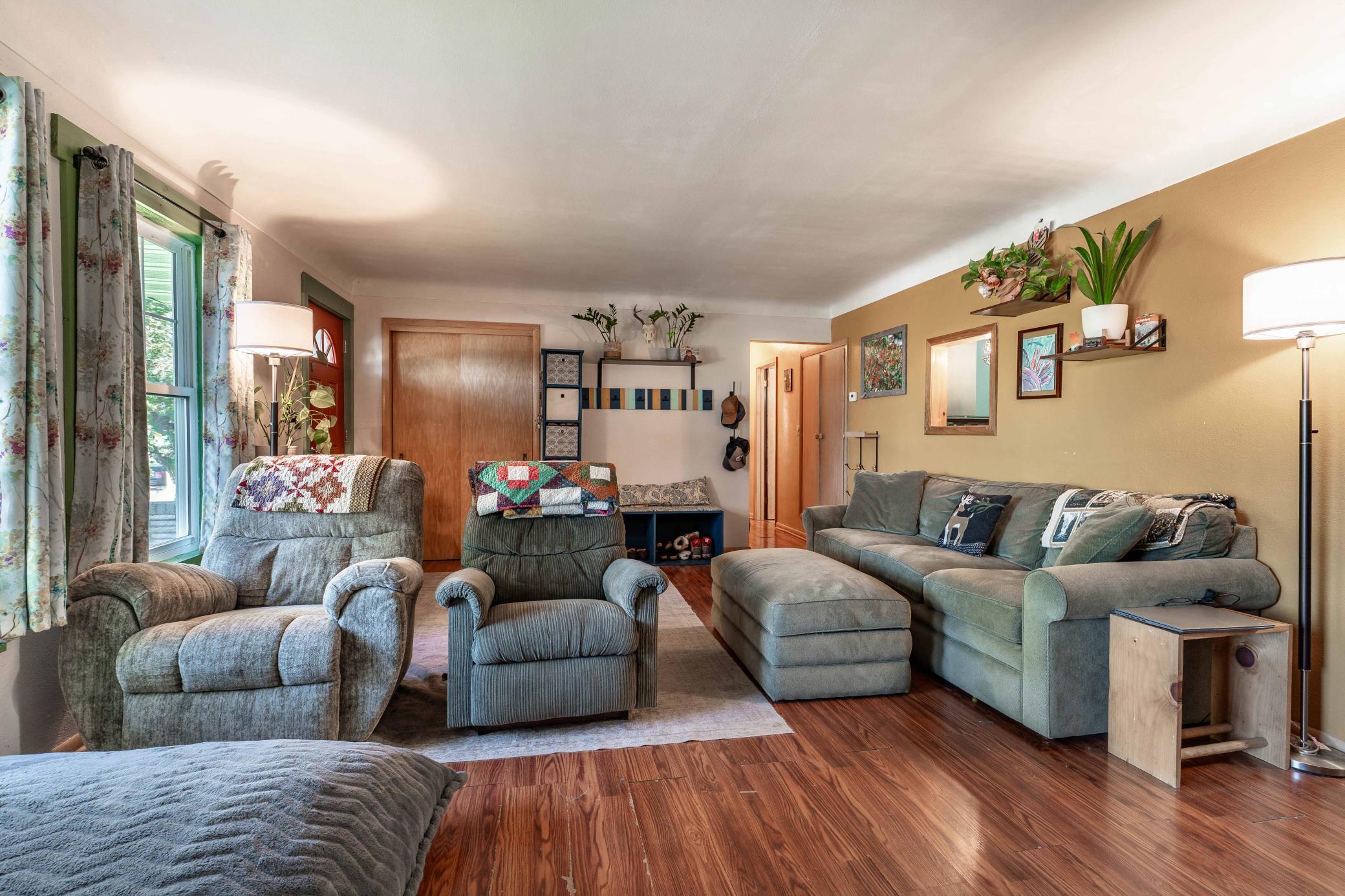 1959 single family home for sale at 904 N Rosemary Avenue in Fergus Falls, MN — 3 bed, 2 bath (photo 25 of 71)