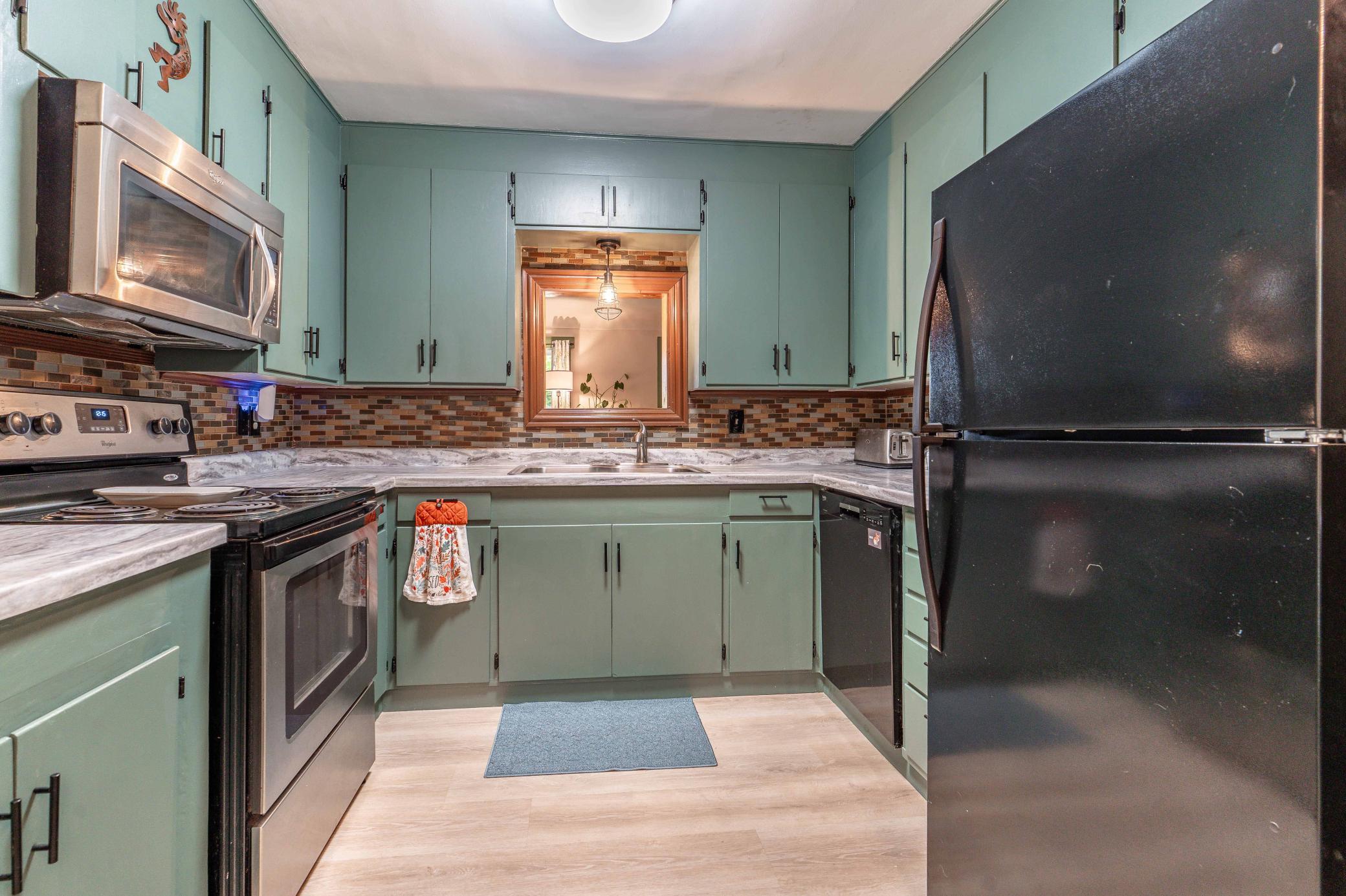 1959 single family home for sale at 904 N Rosemary Avenue in Fergus Falls, MN — 3 bed, 2 bath (photo 32 of 71)