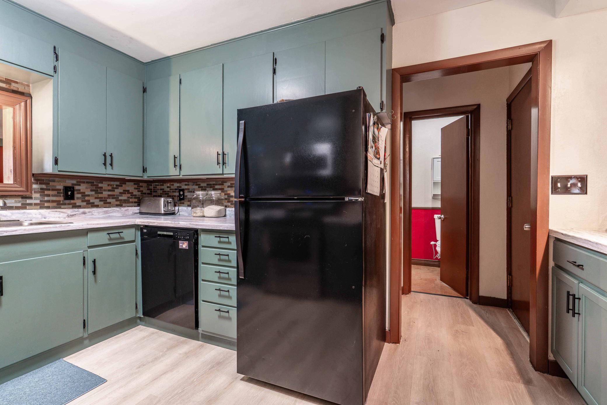 1959 single family home for sale at 904 N Rosemary Avenue in Fergus Falls, MN — 3 bed, 2 bath (photo 35 of 71)