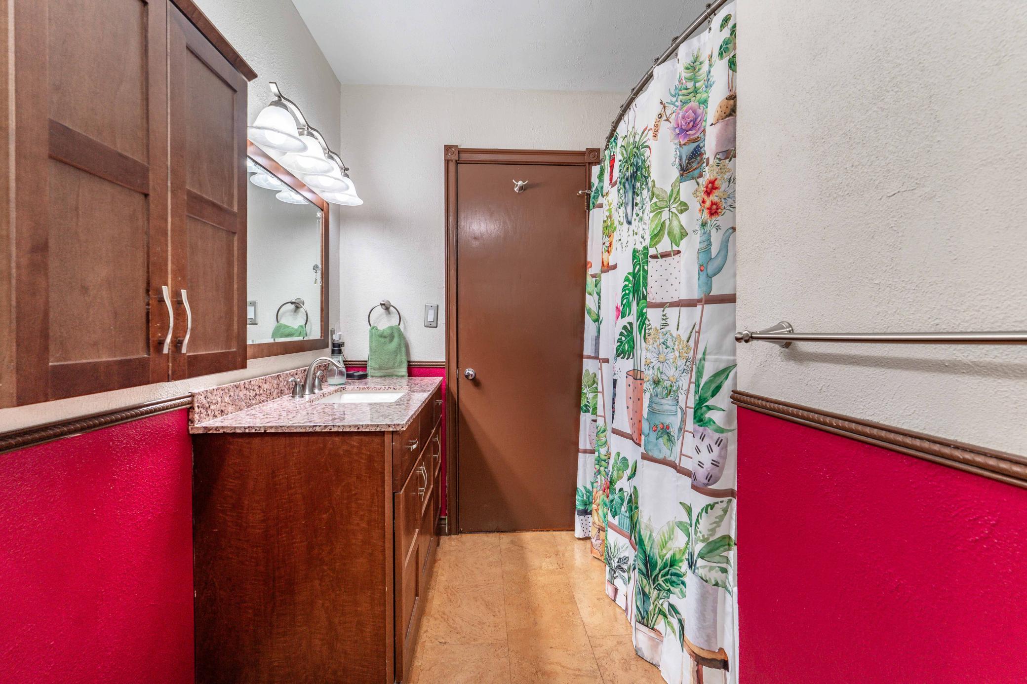 1959 single family home for sale at 904 N Rosemary Avenue in Fergus Falls, MN — 3 bed, 2 bath (photo 39 of 71)