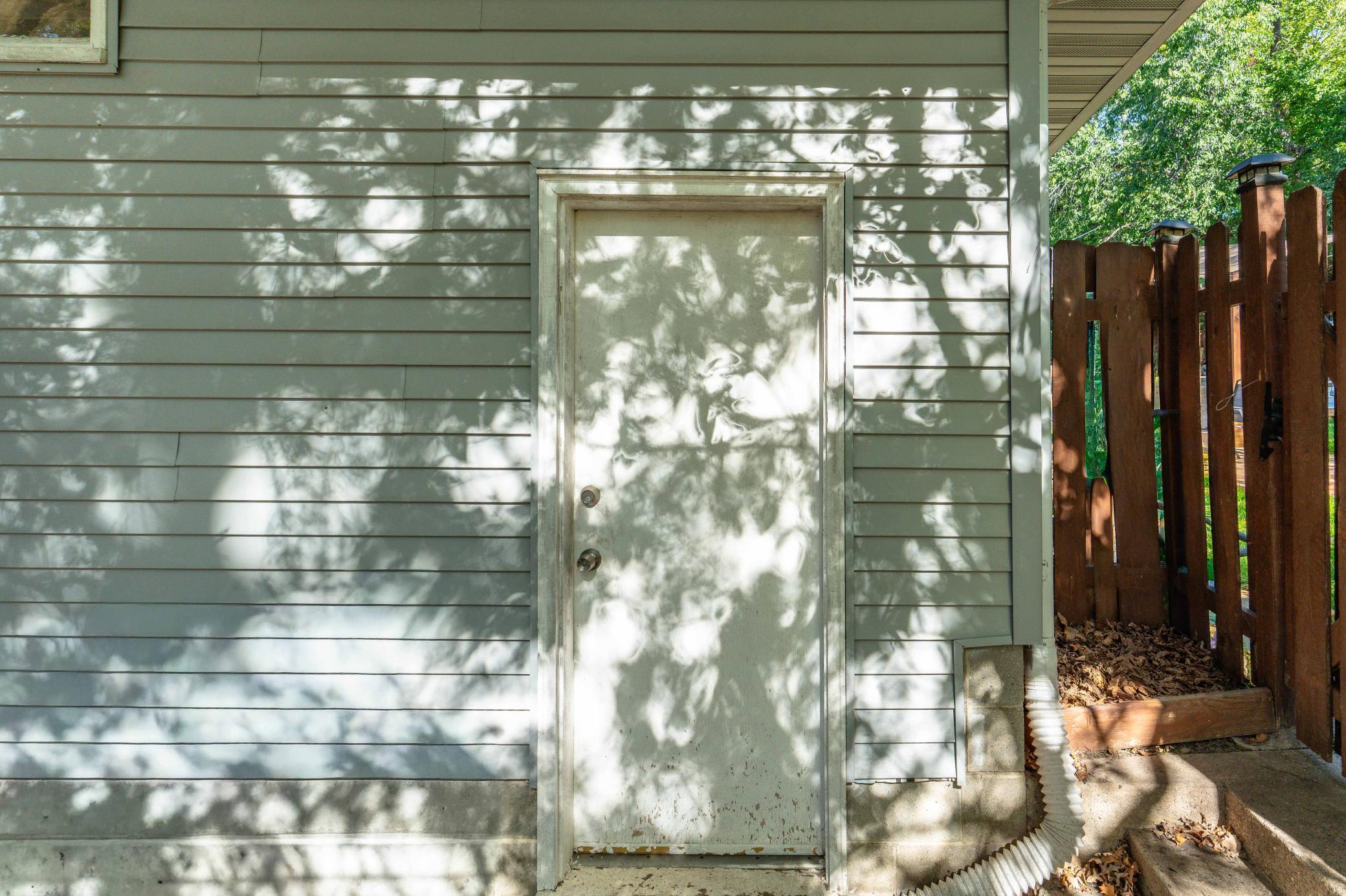 1959 single family home for sale at 904 N Rosemary Avenue in Fergus Falls, MN — 3 bed, 2 bath (photo 9 of 71)