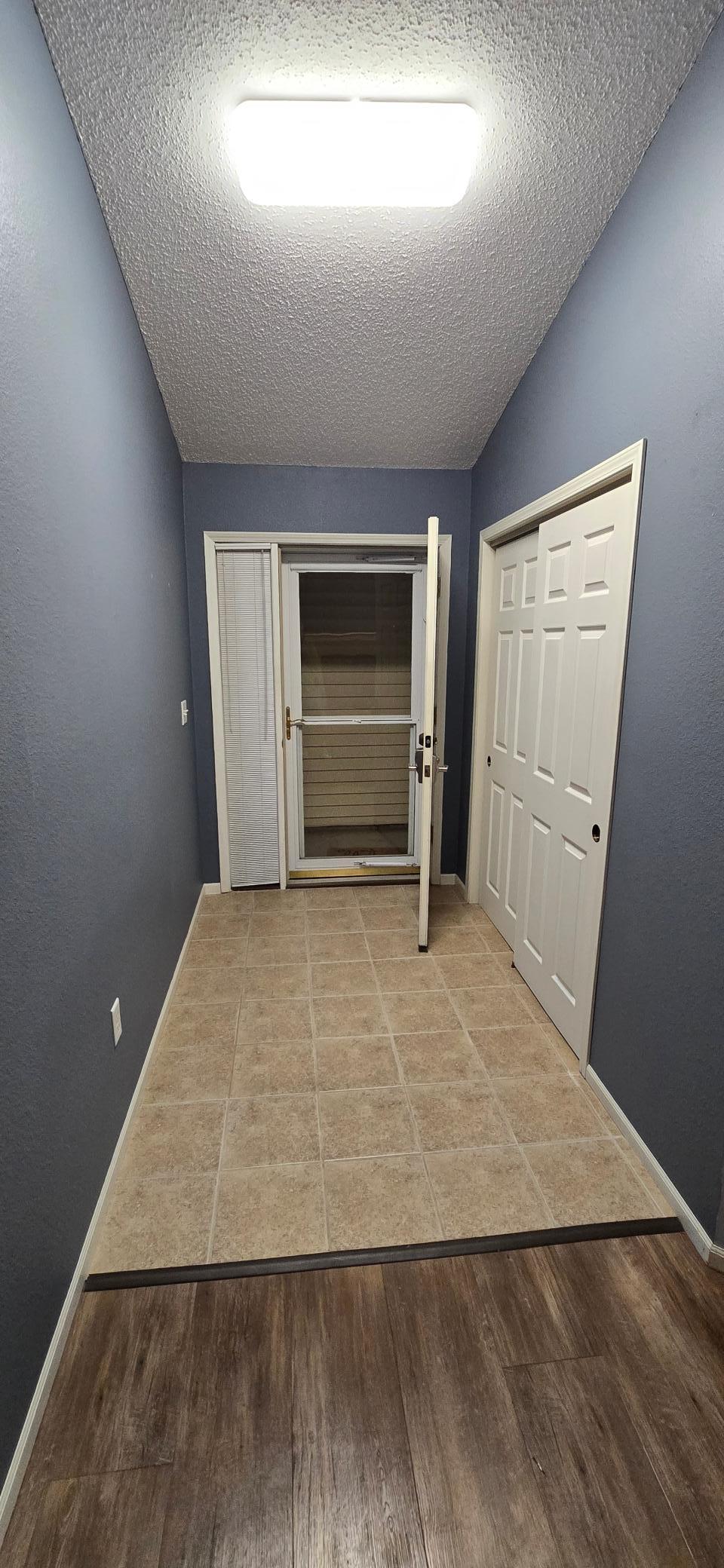 2005 townhouse for sale at 1473 Belsly Boulevard in Moorhead, MN — 2 bed, 2 bath (photo 2 of 29)