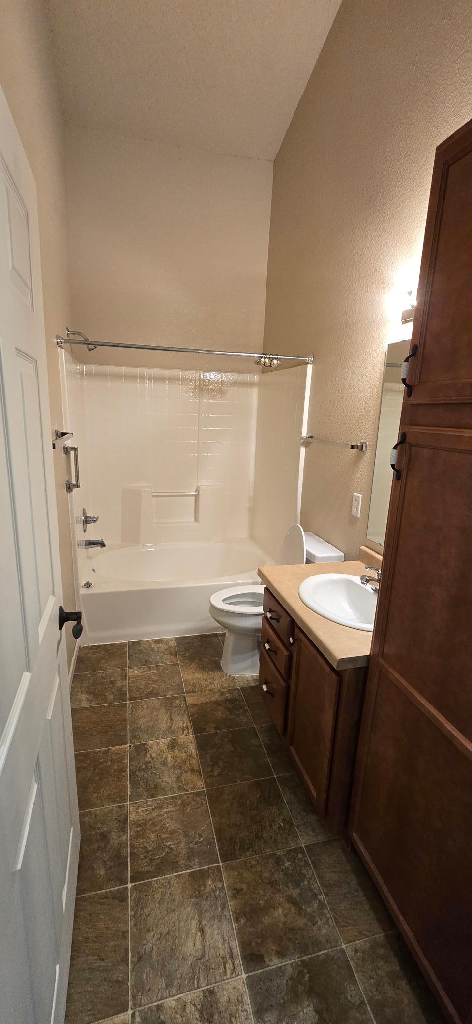 2005 townhouse for sale at 1473 Belsly Boulevard in Moorhead, MN — 2 bed, 2 bath (photo 17 of 29)