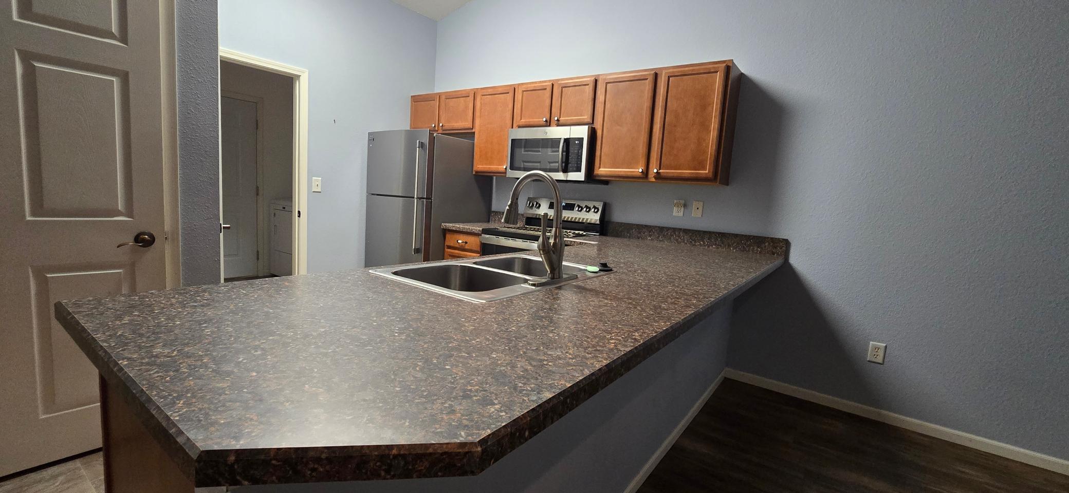 2005 townhouse for sale at 1473 Belsly Boulevard in Moorhead, MN — 2 bed, 2 bath (photo 6 of 29)