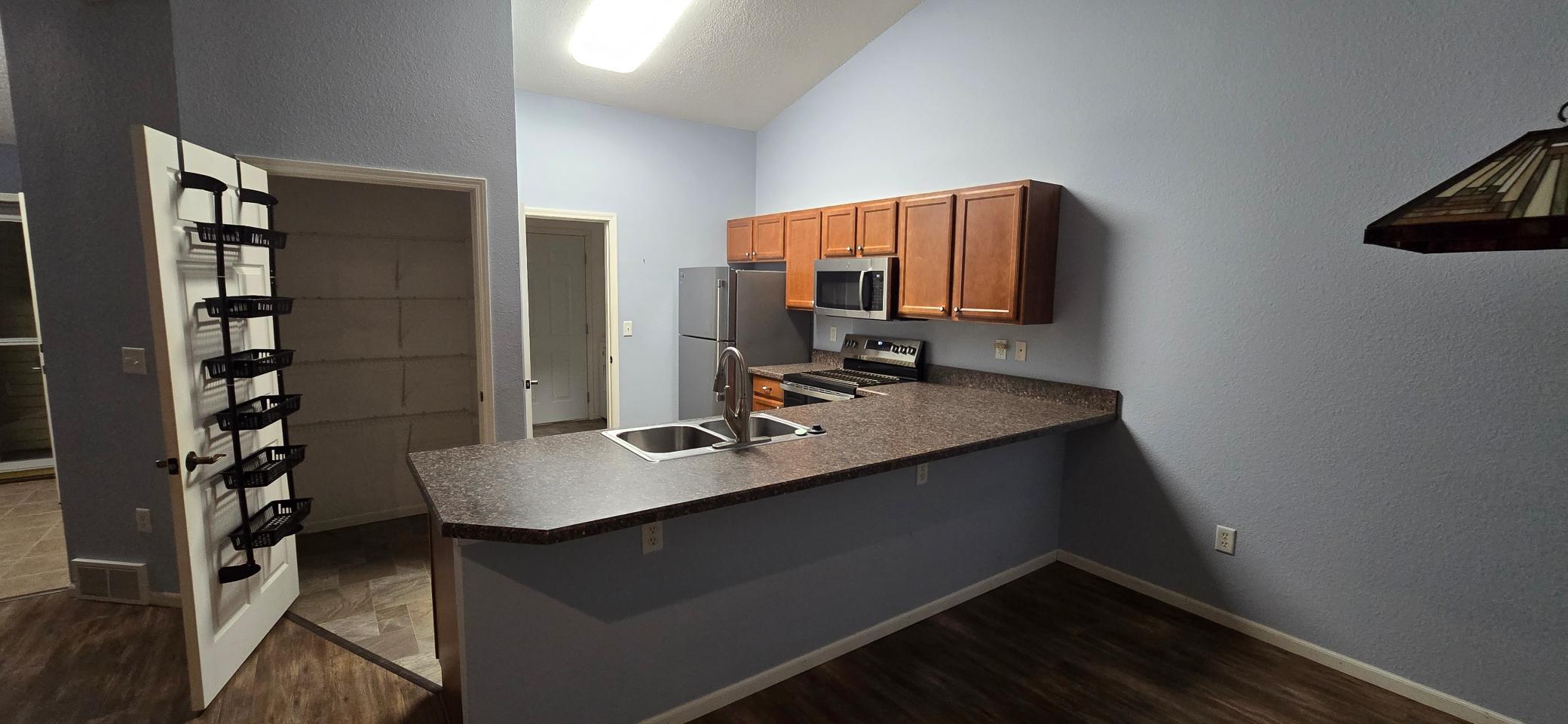 2005 townhouse for sale at 1473 Belsly Boulevard in Moorhead, MN — 2 bed, 2 bath (photo 7 of 29)