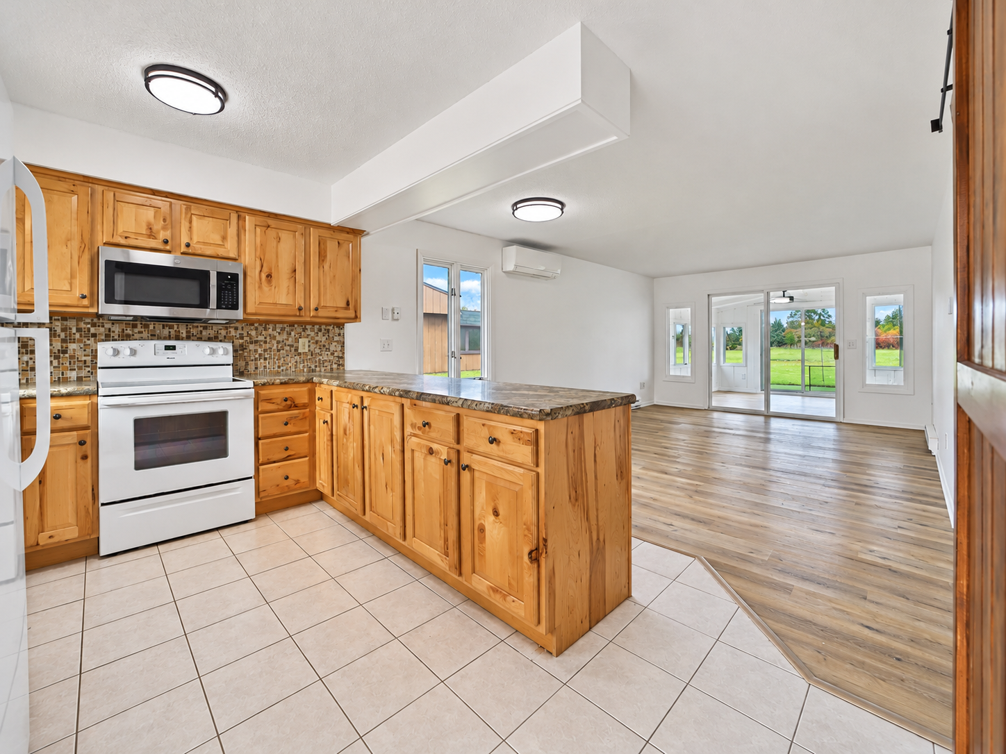 1986 townhouse for sale at 2286 28th Avenue SW, Unit 504 in Pine River, MN — 2 bed, 2 bath (photo 2 of 19)