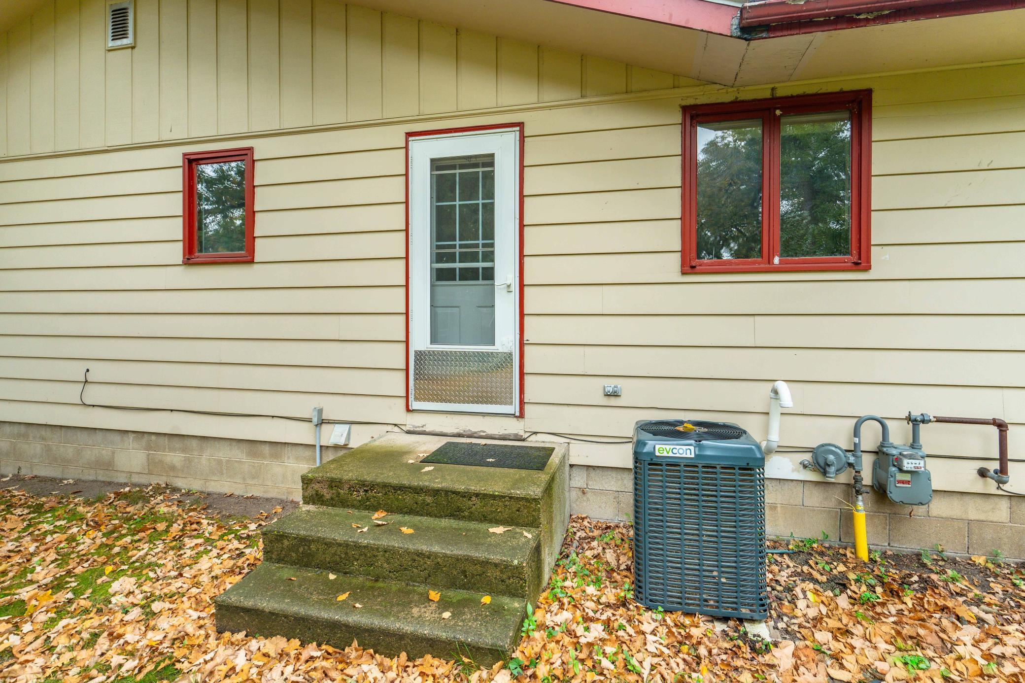 1987 single family home for sale at 42107 Bur Oak Hills Loop in Pelican Rapids, MN — 3 bed, 2 bath (photo 14 of 62)