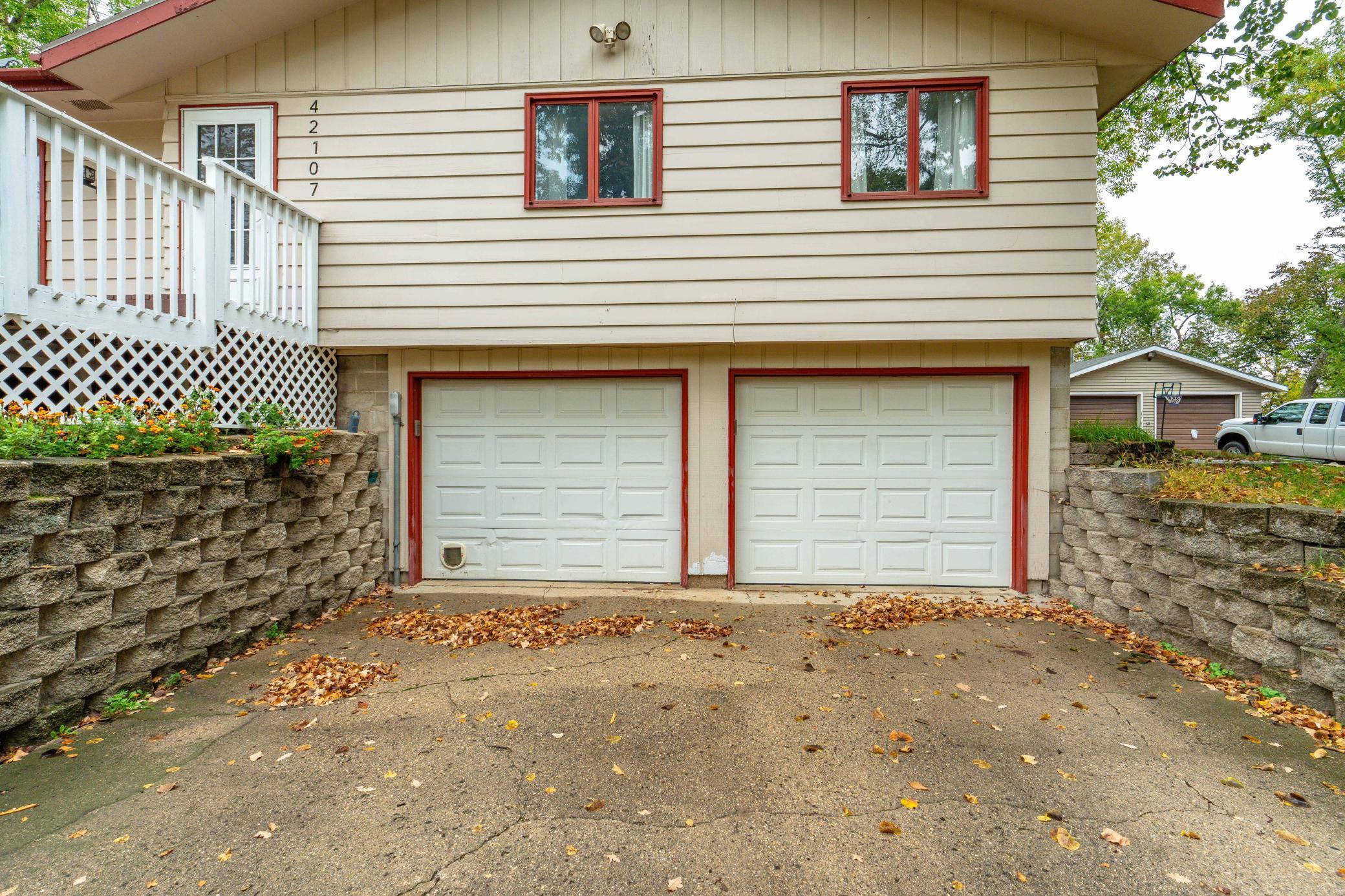 1987 single family home for sale at 42107 Bur Oak Hills Loop in Pelican Rapids, MN — 3 bed, 2 bath (photo 3 of 62)