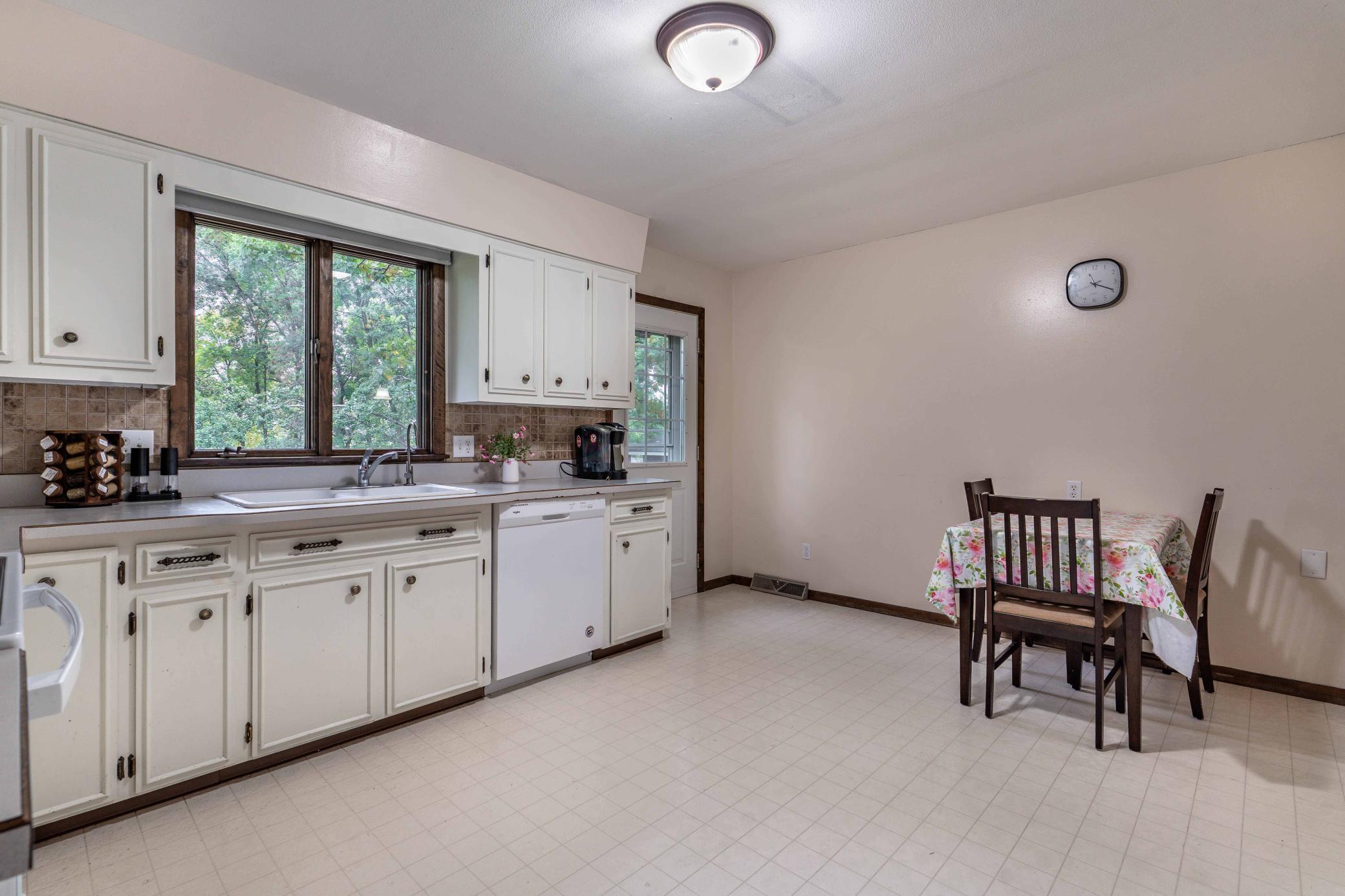 1987 single family home for sale at 42107 Bur Oak Hills Loop in Pelican Rapids, MN — 3 bed, 2 bath (photo 35 of 62)